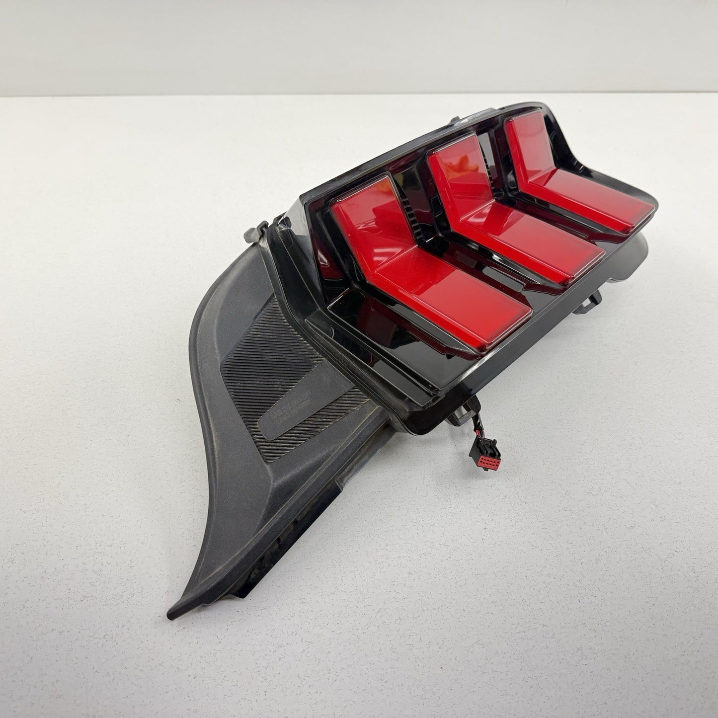 24-26 Ford Mustang Passenger Right Rear LED RCL High Taillight Light Lamp OEM