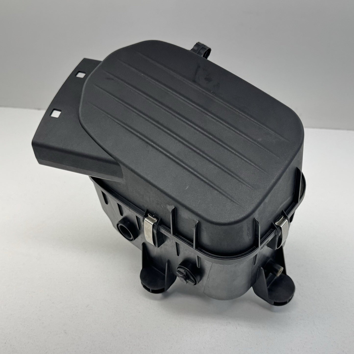 14-24 Maserati Ghibli Left & Right Air Cleaner Box Air Intake Filter Box Set OEM