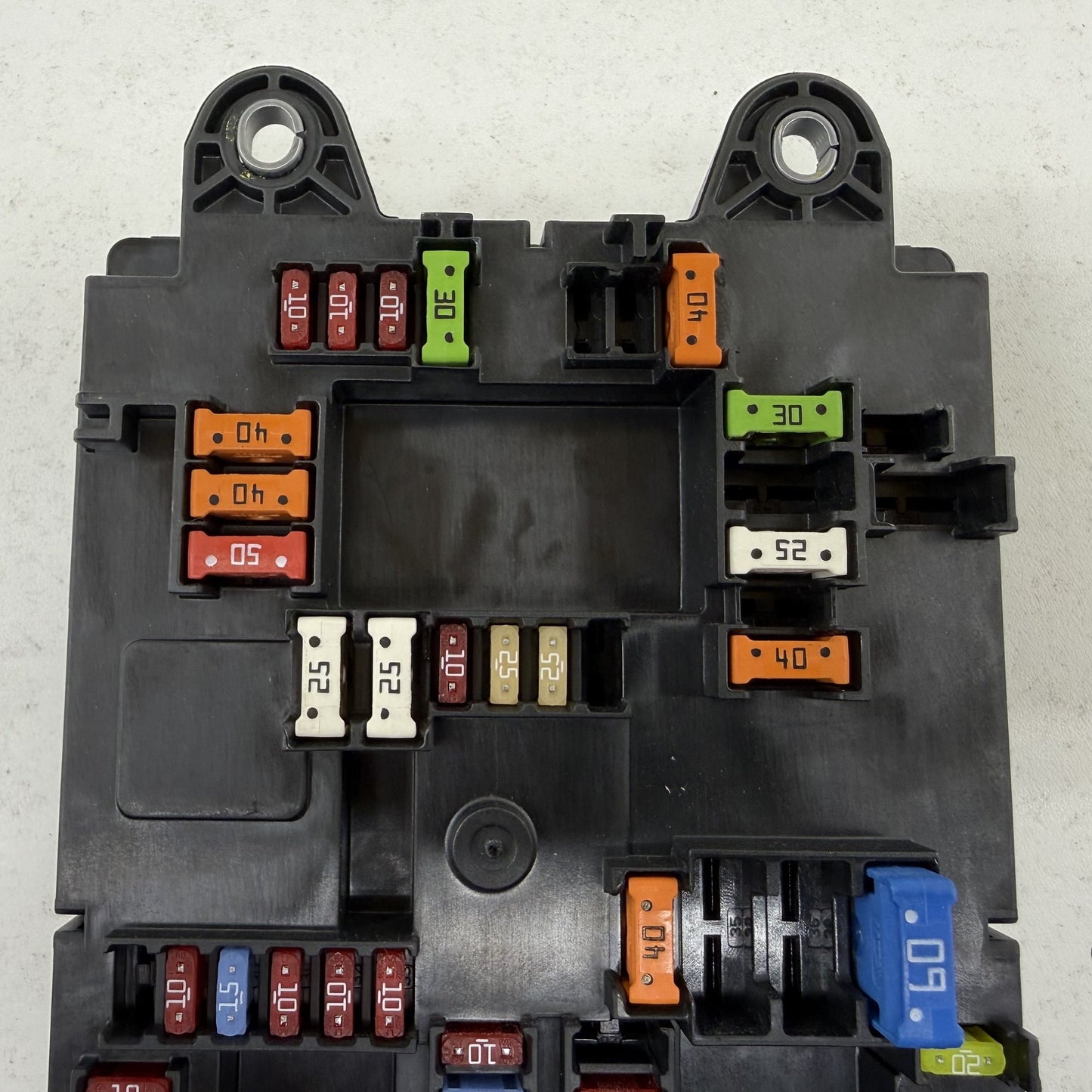 2022-2024 Rivian R1S R1T Right Cabin Fuse Relay Junction Box PT00031577-F OEM