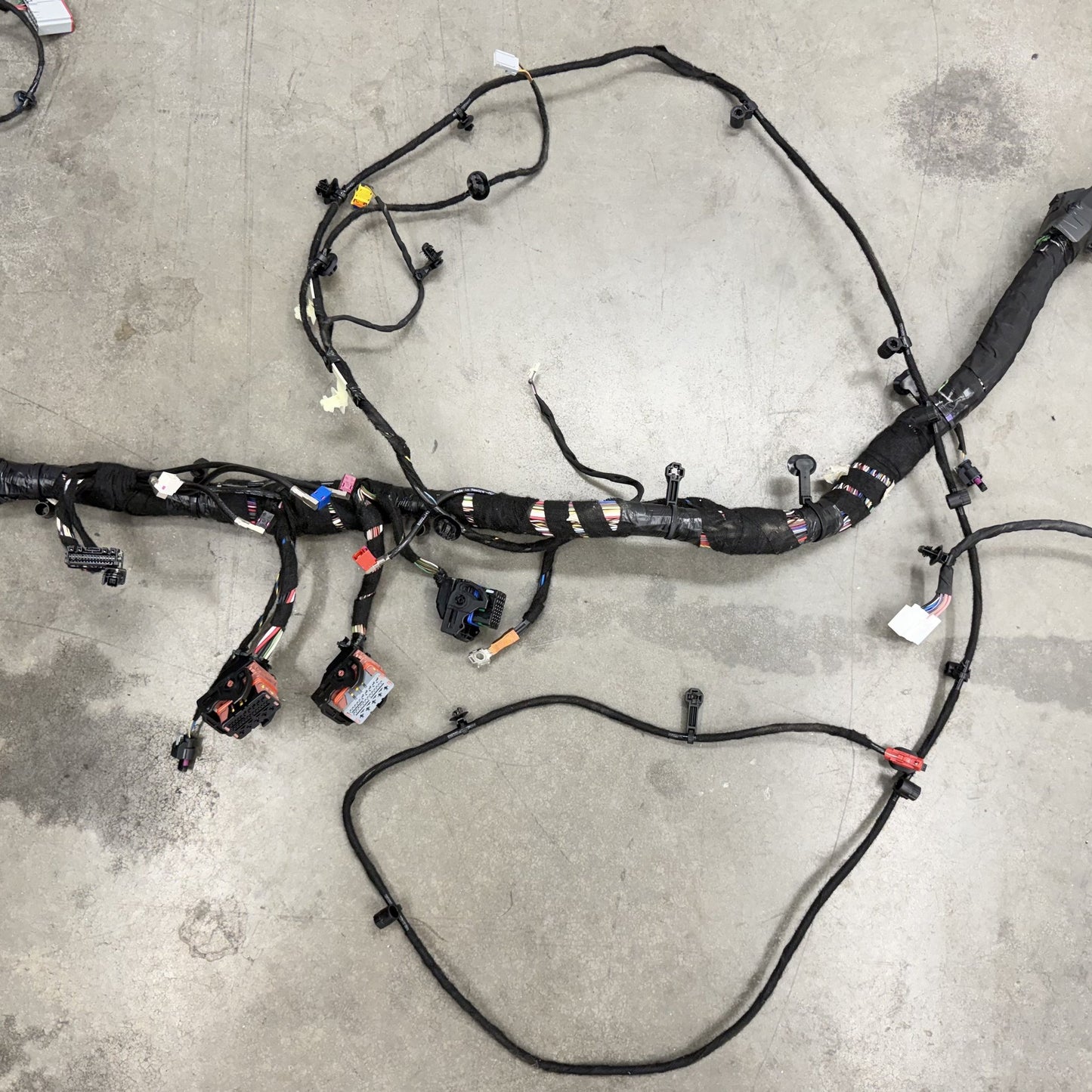 2022-2024 Rivian R1S Interior Chassis Main Body Wiring Harness C300446331-C OEM