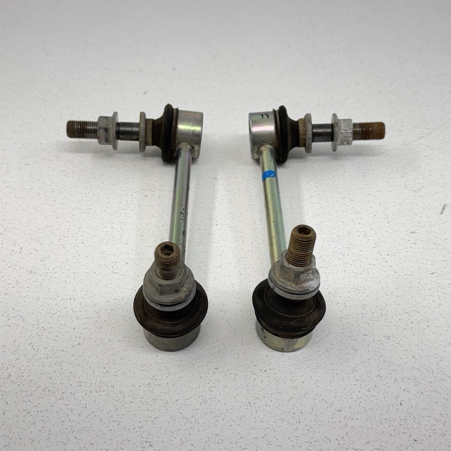 16-23 Toyota Tacoma 4x4 Front Stabilizer Sway Bar End Link Pair OEM