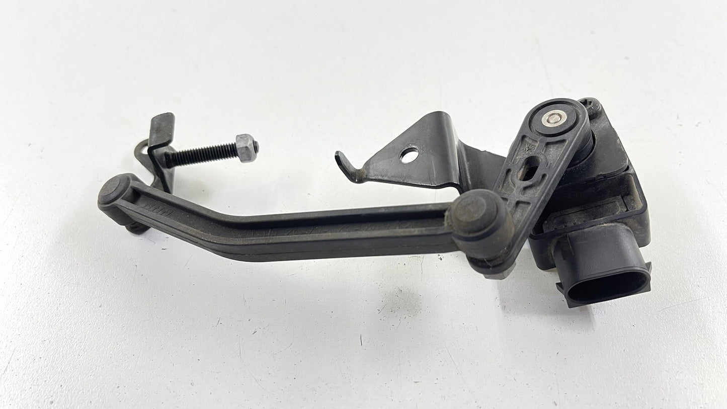13-16 MERCEDES BENZ GL350 X166 RIGHT FRONT HEADLIGHT HEIGHT LEVEL SENSOR OEM