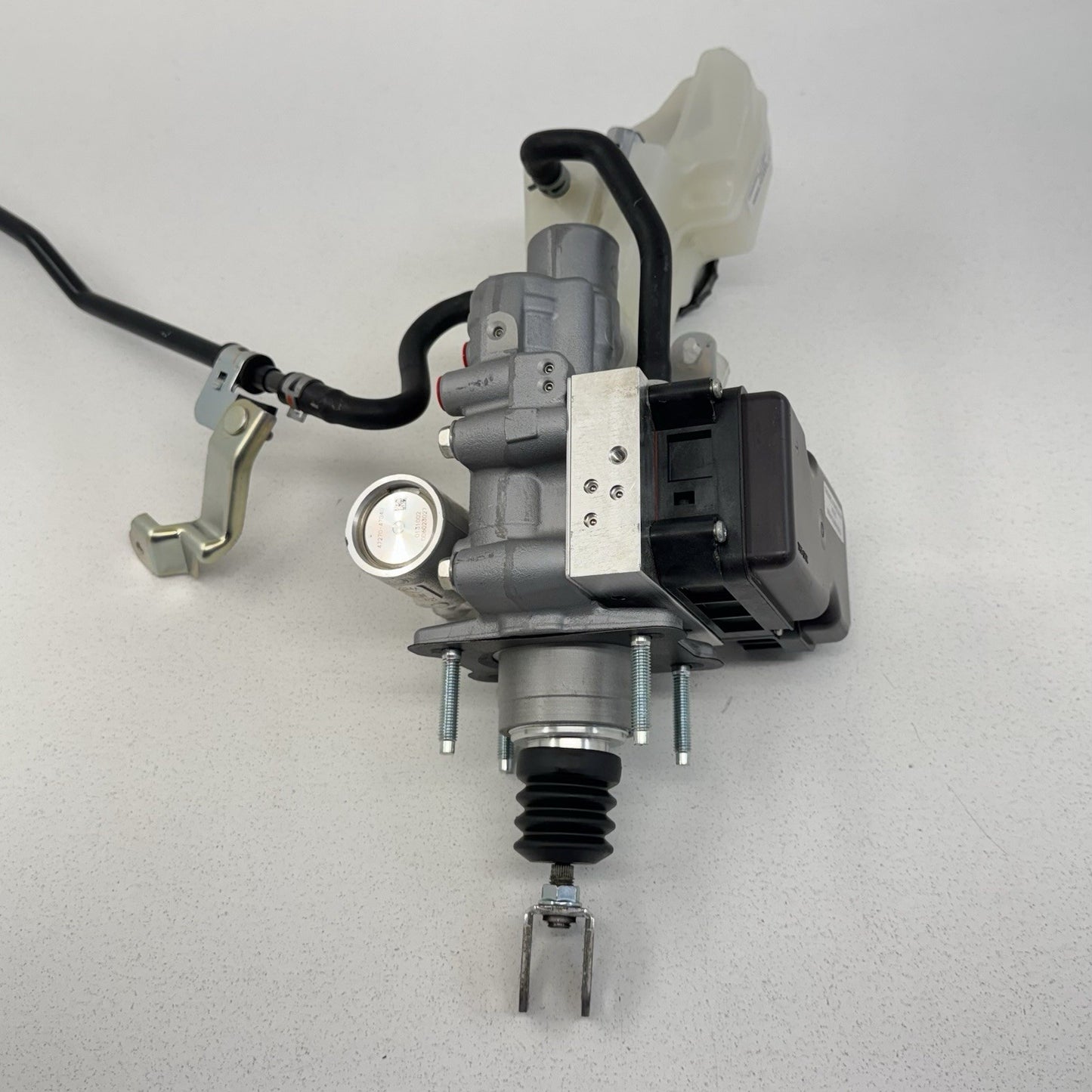 17-20 Toyota Prius Prime Brake Booster With Master Cylinder 47210-47D30 OEM