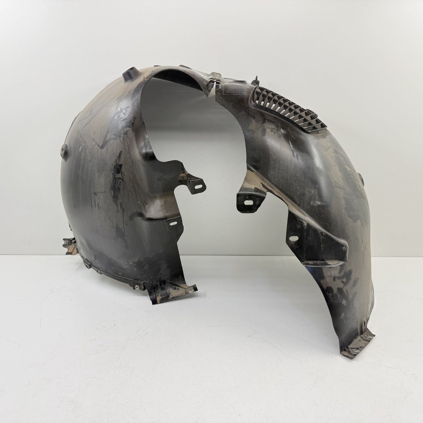 2022-2024 Rivian R1S R1T Left Front Fender Liner Wheel Arch Splash Guard OEM