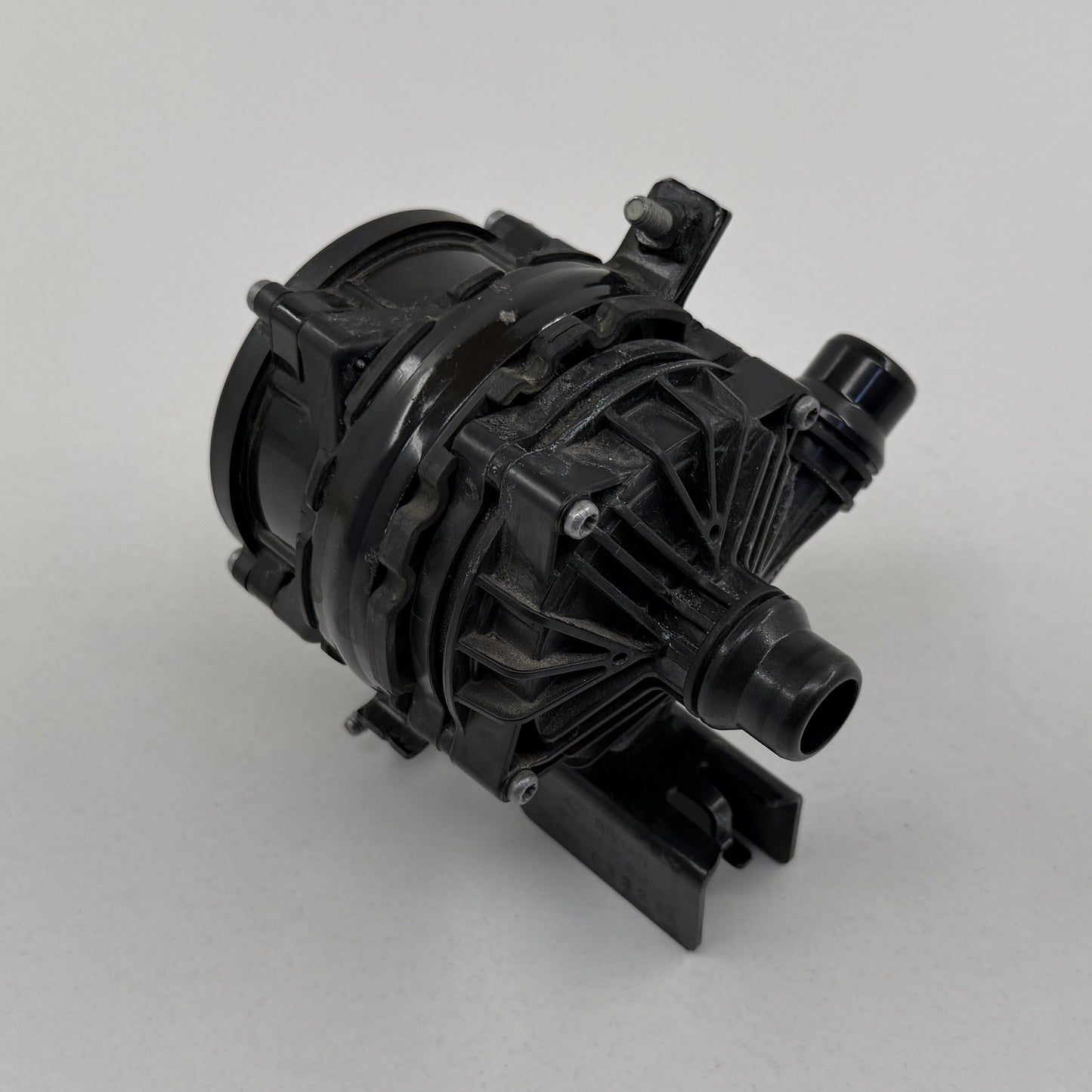 2022-2024 Rivian R1S Left Front Auxiliary Coolant Water Pump PT00061590-E OEM