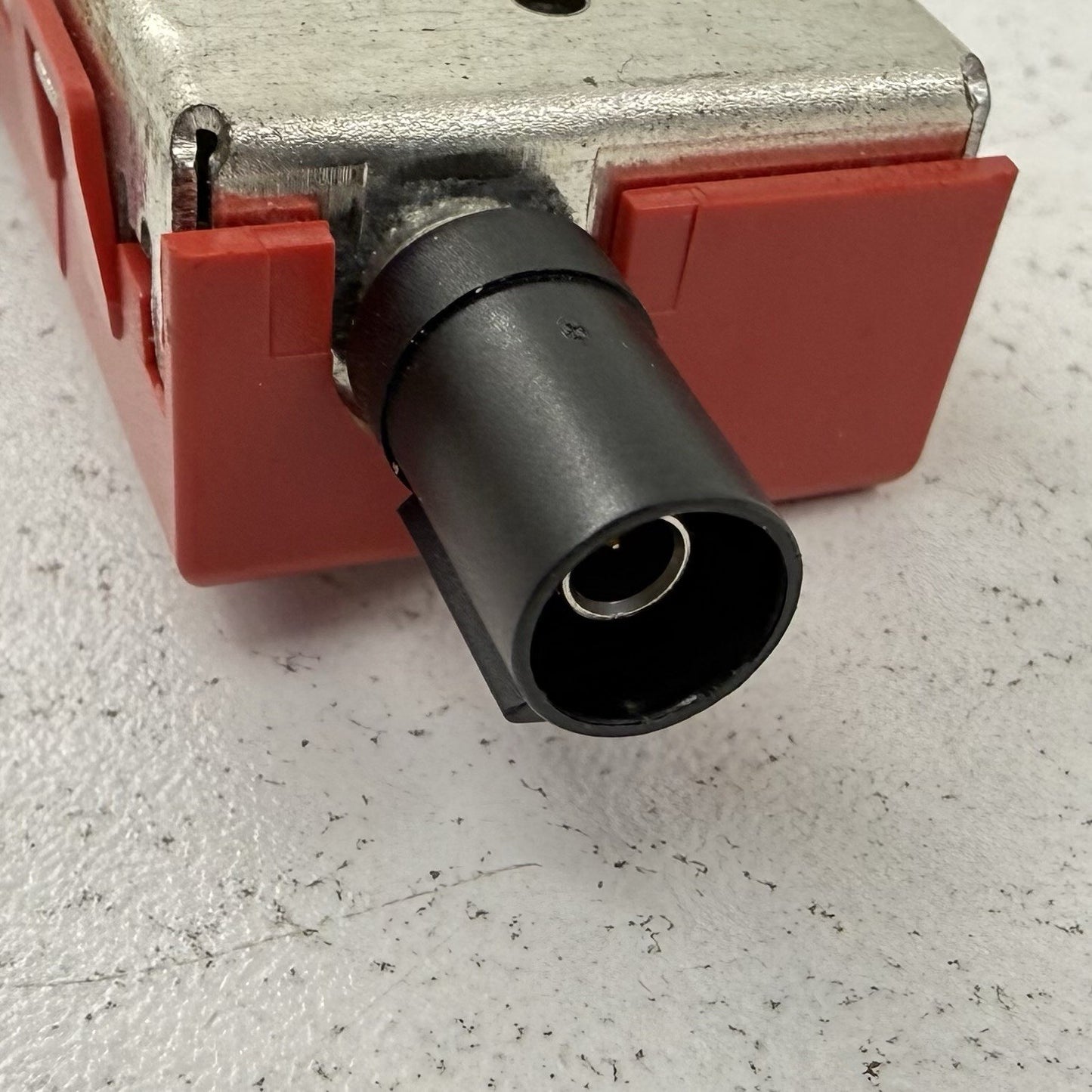 24-26 Ford Mustang Radio Antenna Amplifier Isolator PR3T-18C847-AA OEM