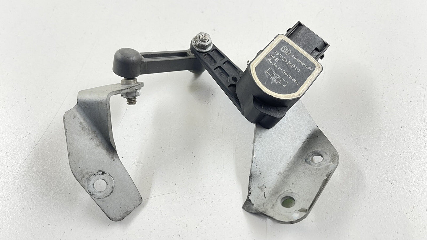 15-17 MCLAREN 650S DRIVER LEFT FRONT HEADLIGHT HEIGHT LEVEL SENSOR 11M0253CP OEM