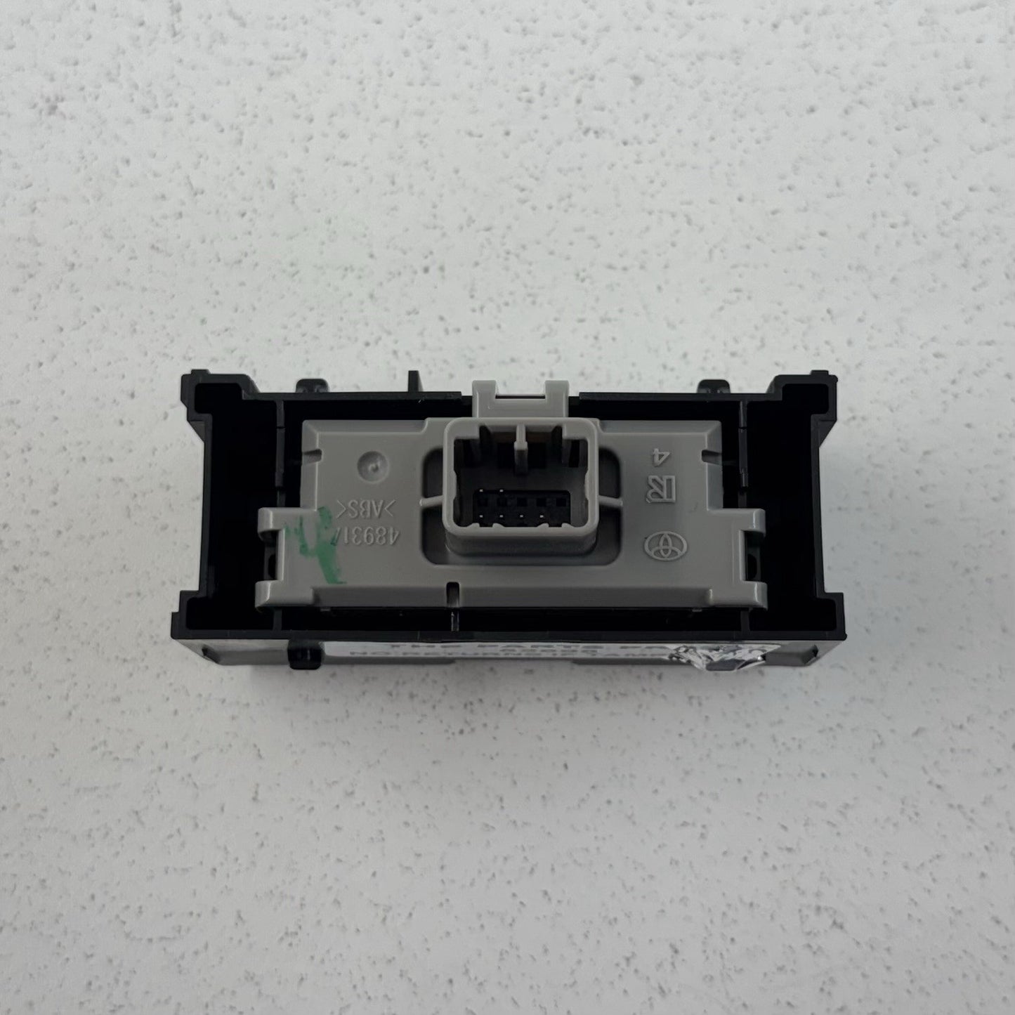 25-26 Toyota Camry Passenger Airbag Warning Light 83950-AQ010 OEM