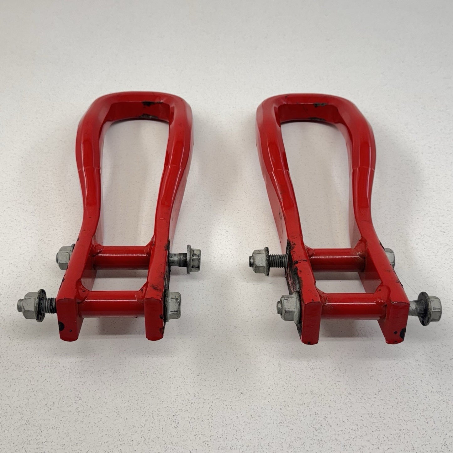 20-26 Chevy Silverado 2500 3500 Front Tow Recovery Hooks Pair Red 84513877 OEM