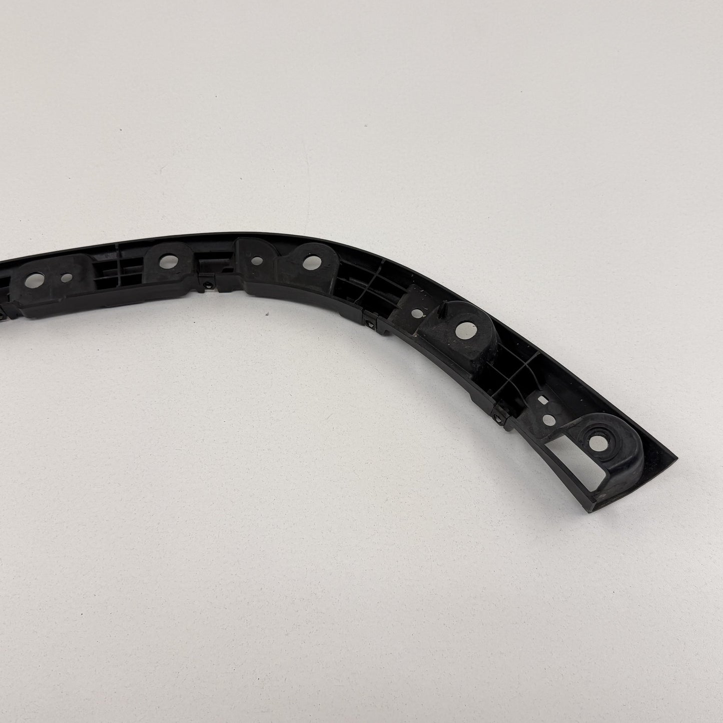 2022-2024 Rivian R1S Right Rear Quarter Fender Flare Bracket PT00015705-G OEM