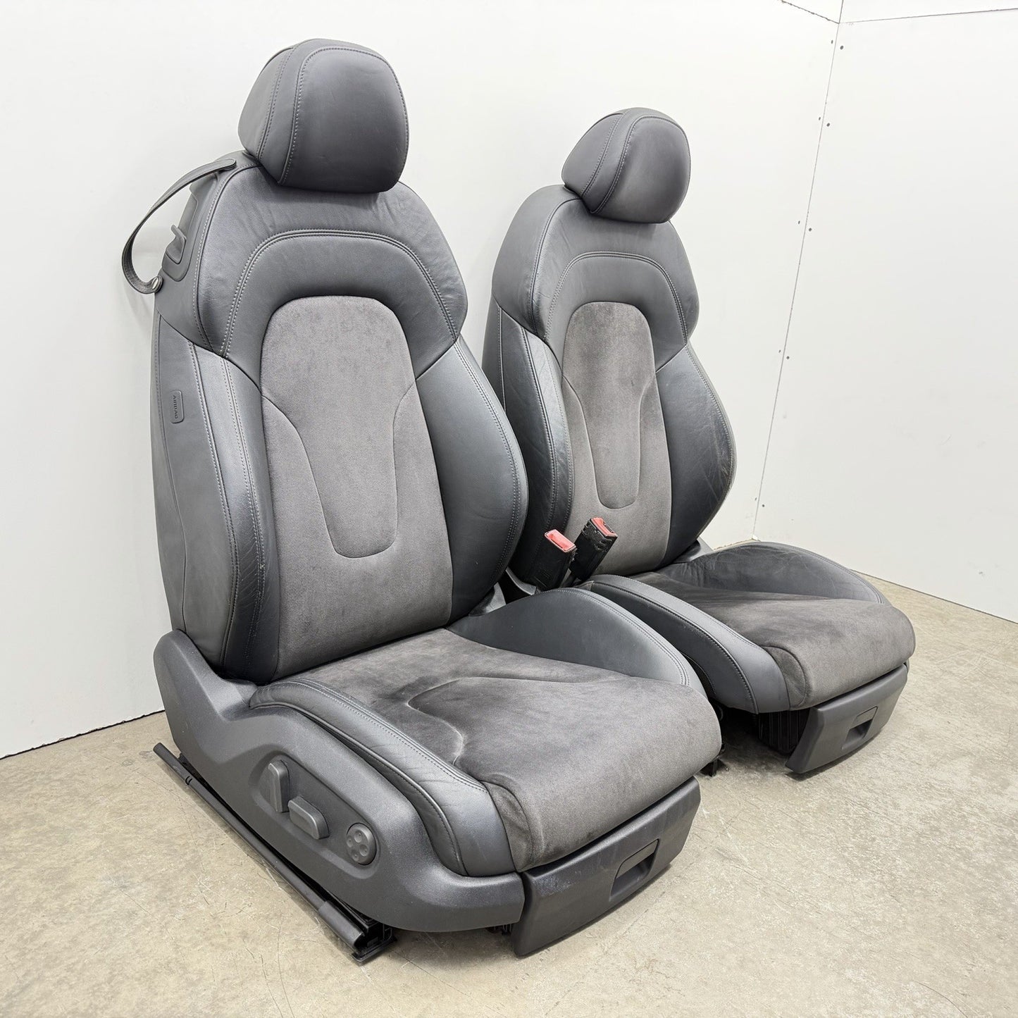 08-15 Audi TT Front Bucket Recaro Power Seat Pair Leather Suede OEM