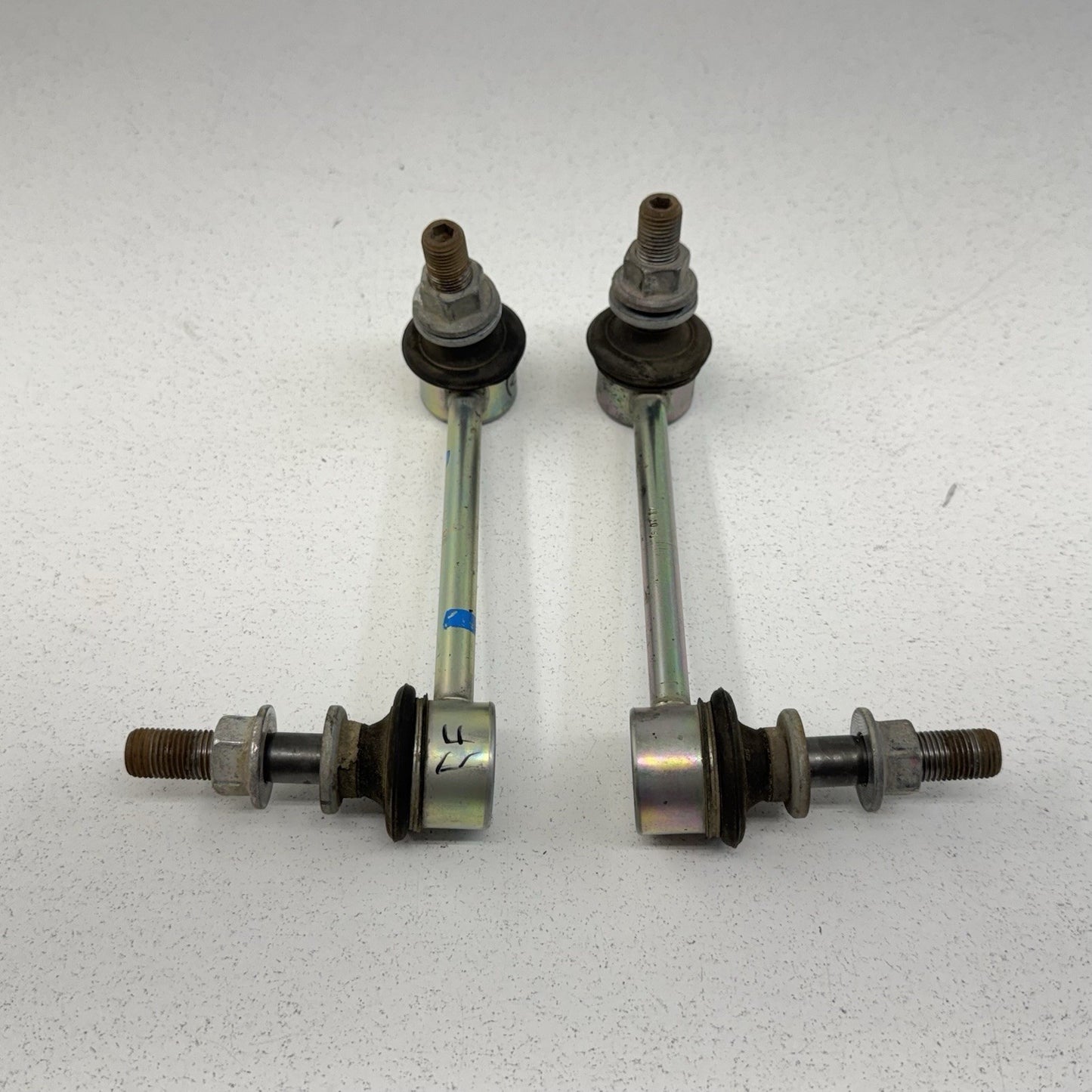 16-23 Toyota Tacoma 4x4 Front Stabilizer Sway Bar End Link Pair OEM