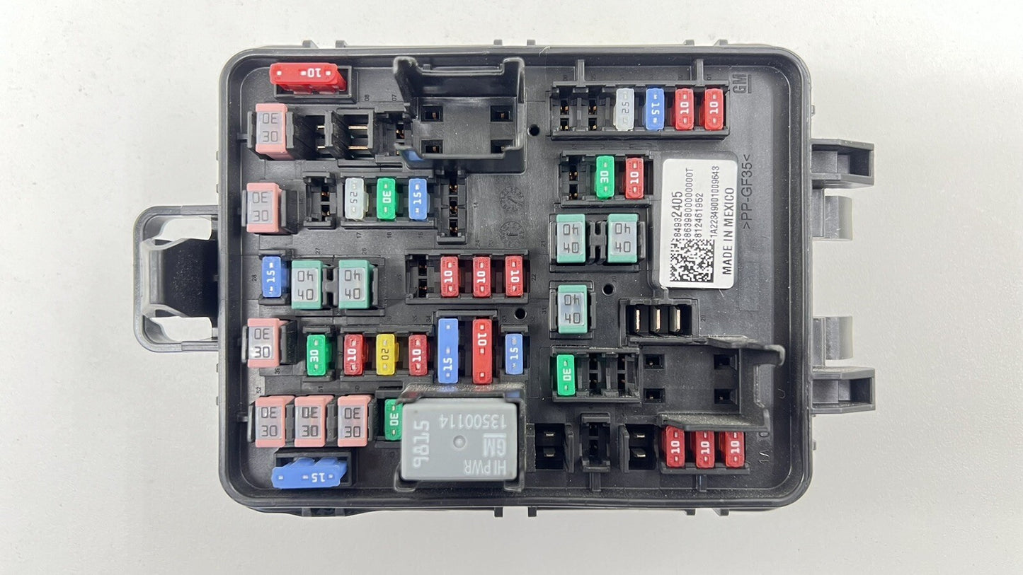 22-24 CADILLAC CT4 V BLACKWING CABIN FUSE RELAY JUNCTION BOX 84932405 OEM