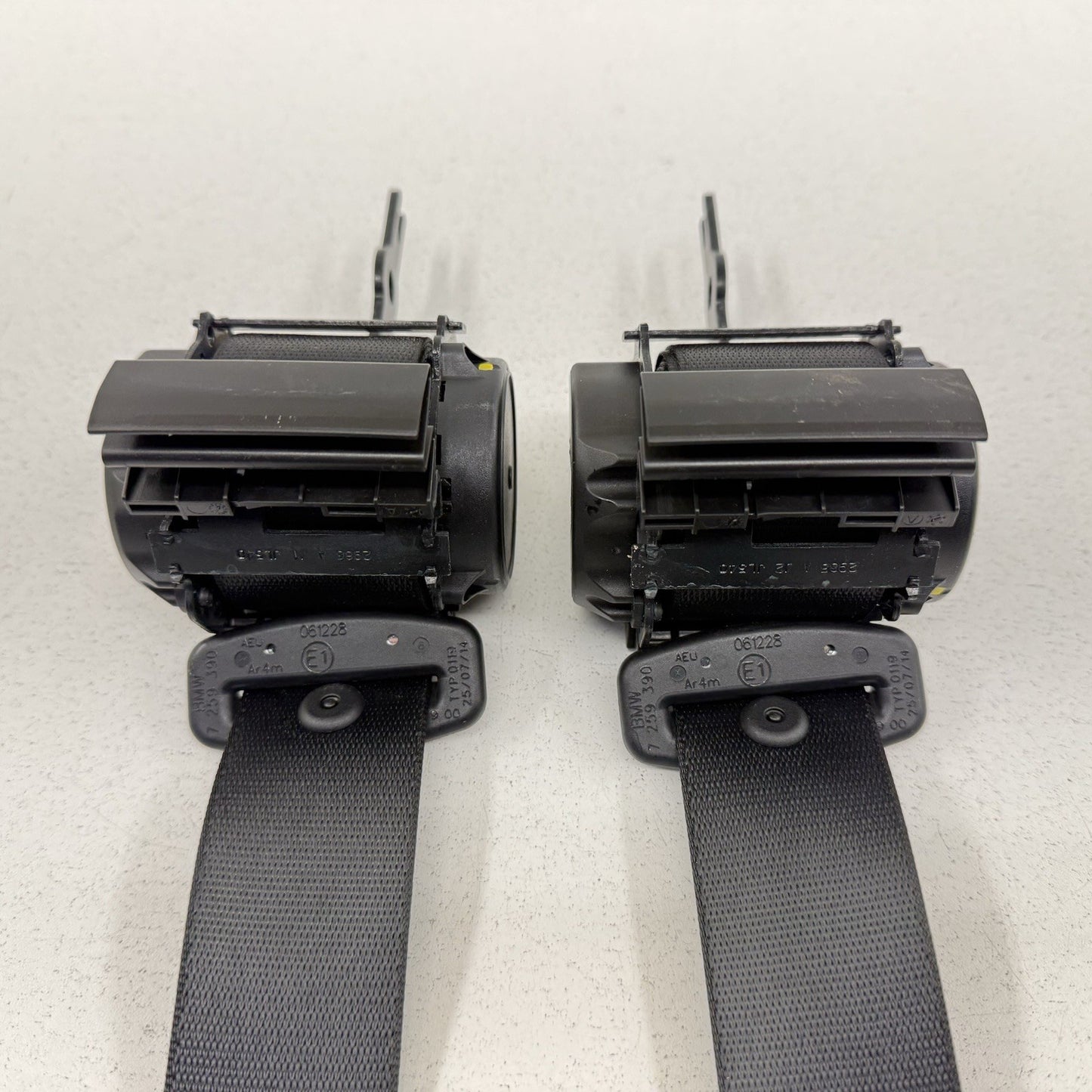 12-18 BMW F30 F80 M3 Rear Seatbelt Seat Belt Retractor Set Black OEM