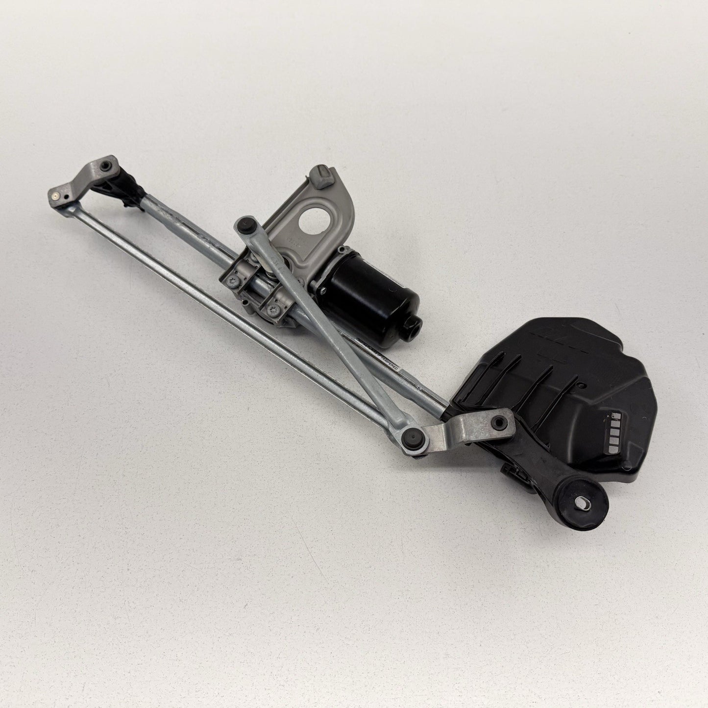 12-18 BMW F30 F80 M3 Front Windshield Wiper Motor W/ Linkage Arm Assembly OEM