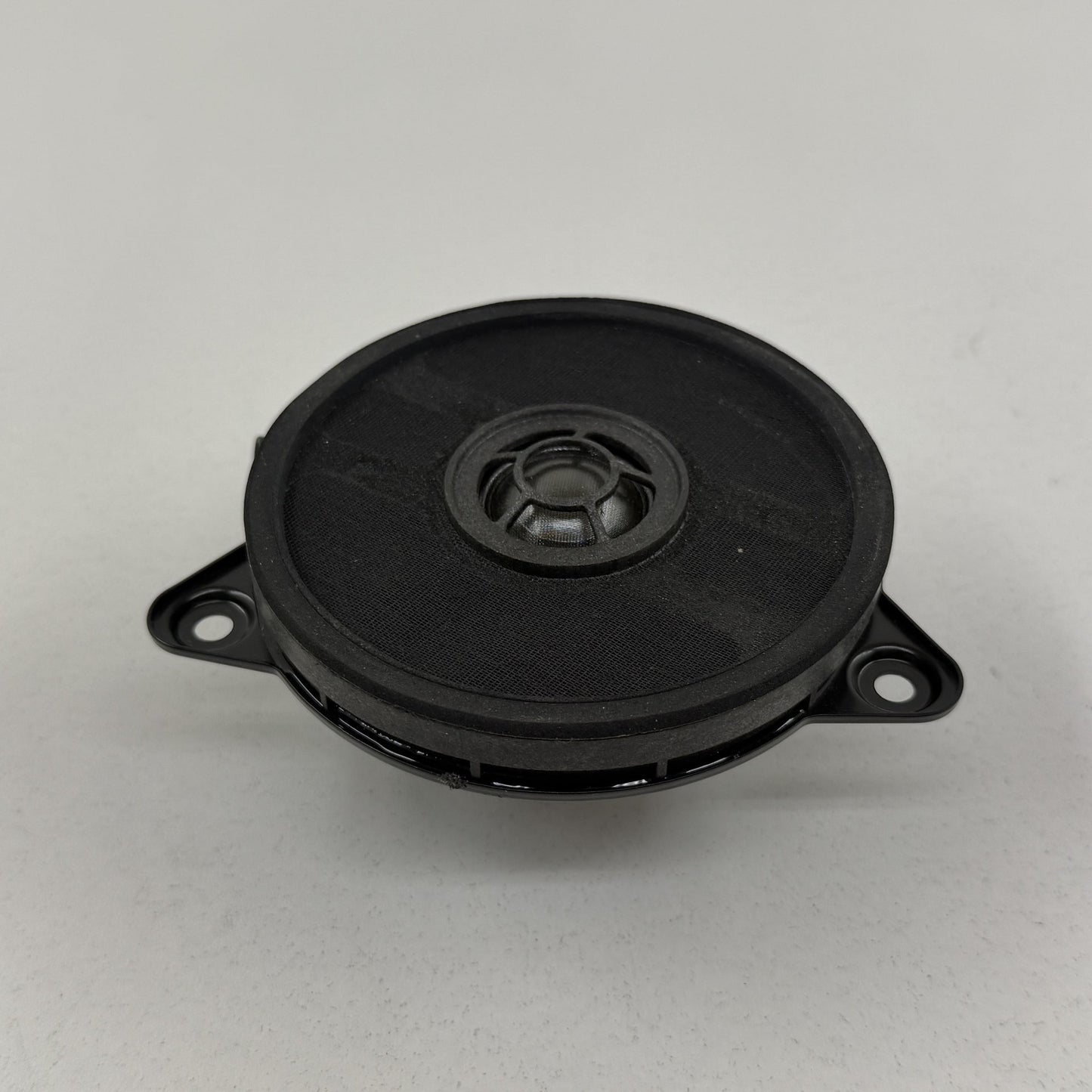 2022-2024 Rivian R1S R1T Center Dash Instrument Panel Speaker PT00001450-G OEM