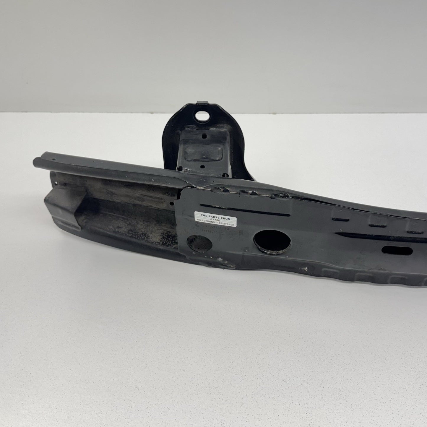 11-16 BMW M5 528 550 F10 Rear Reinforcement Bar Crash Impact Absorber Beam OEM