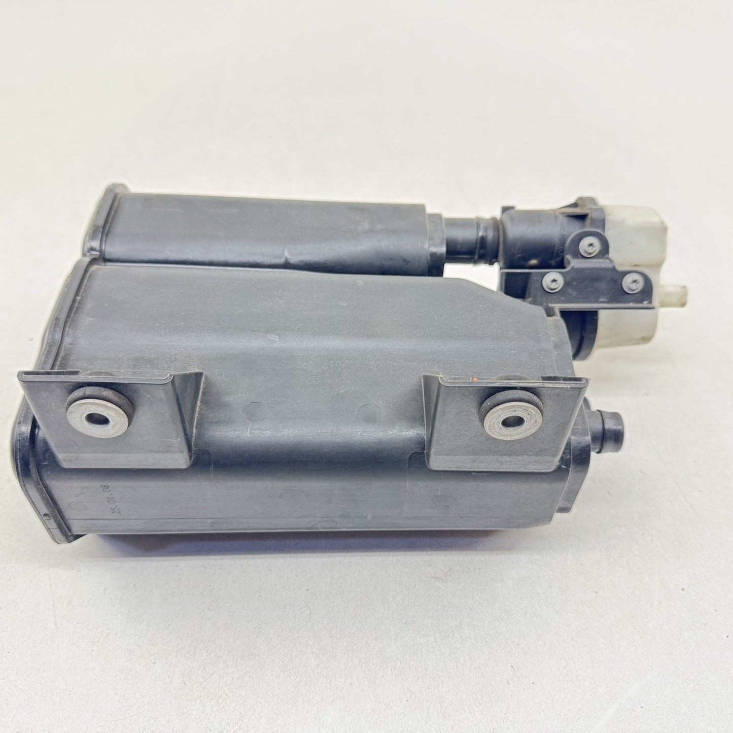 06-10 BMW M6 E63 E64 Fuel Evap Vapor Charcoal Emission Canister 7162365 OEM