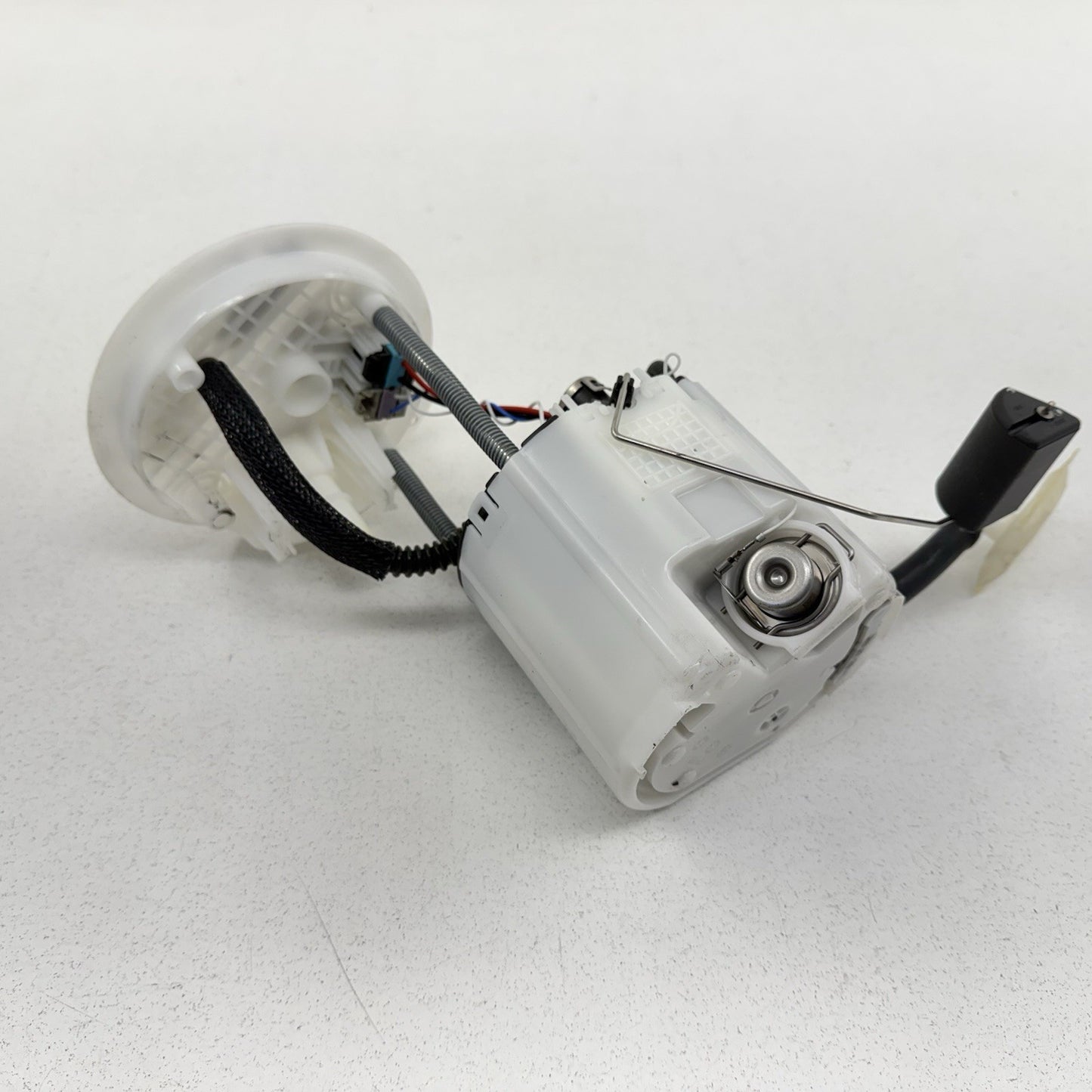 16-24 Chevrolet Camaro SS Fuel Pump & Sending Level Unit Pair OEM