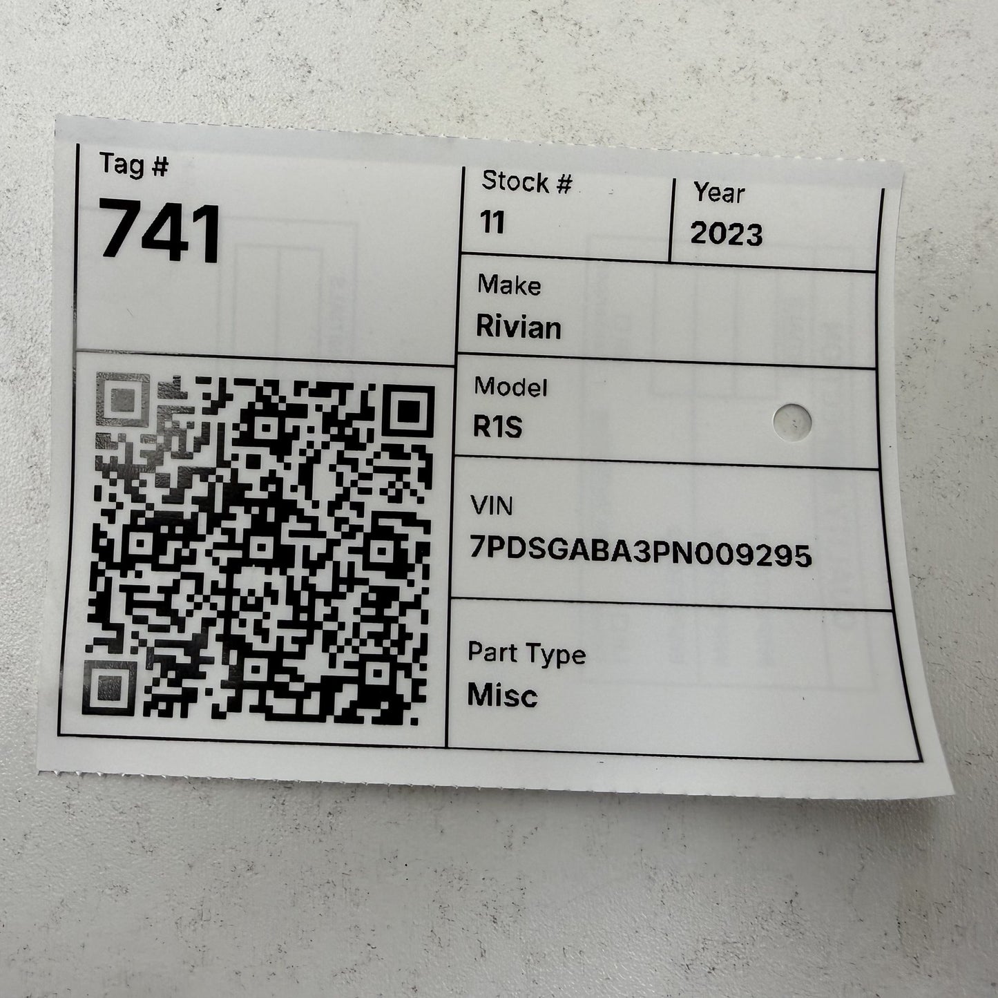 2022-2024 Rivian R1S R1T Acceleration Vibration Sensor 2047491007 OEM