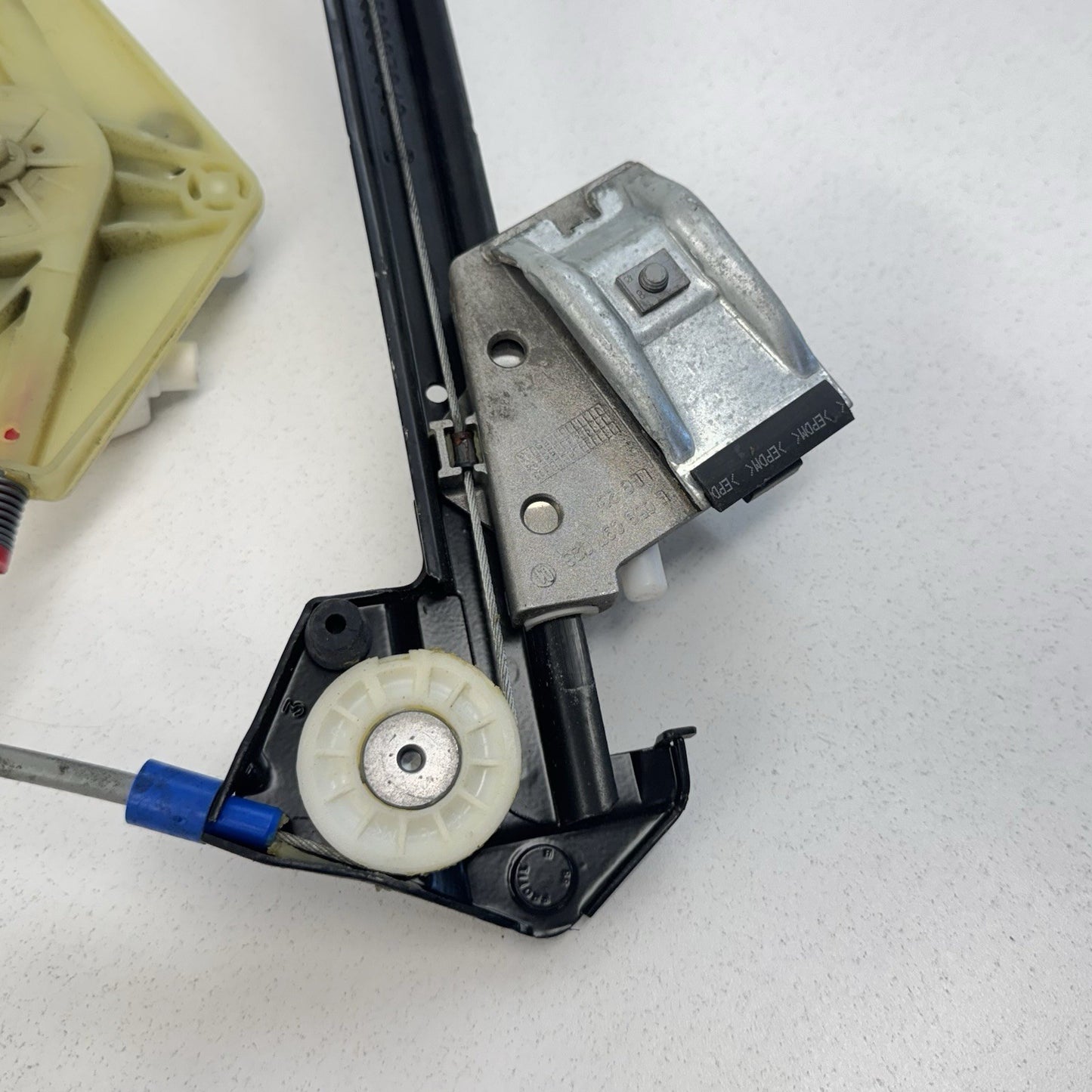 06-12 Porsche Cayman 987 Driver Left Door Glass Window Regulator W/ Motor OEM