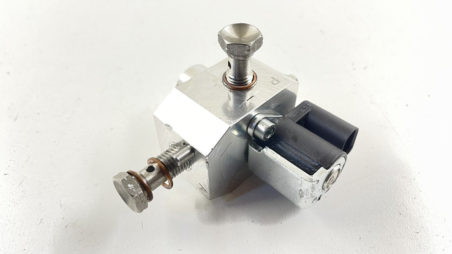 15-17 MCLAREN 650S HYDRAULIC OIL VALVE BLOCK SOLENOID 11B1103CP OEM