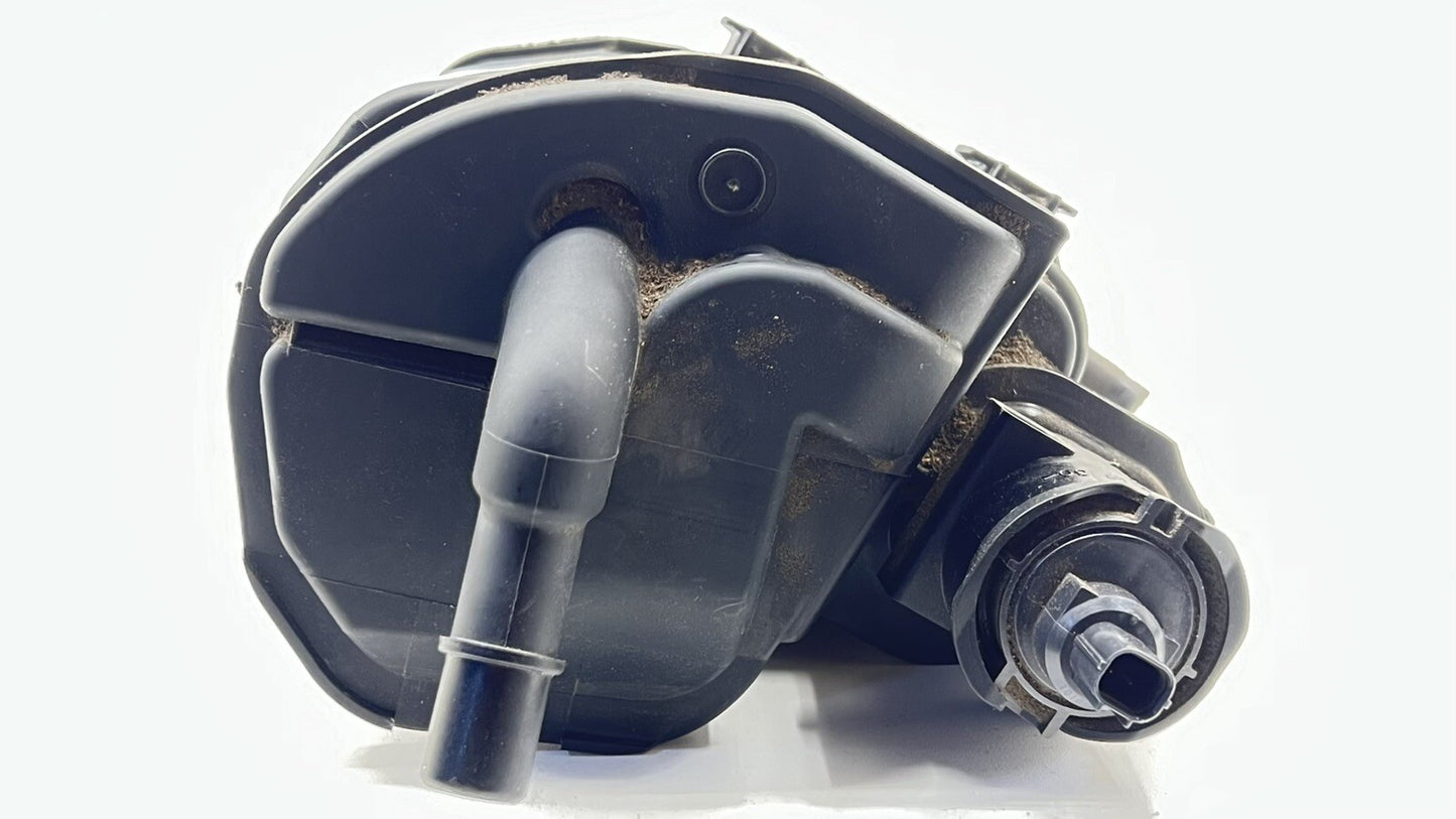 12-18 MERCEDES BENZ CLS550 W218 FUEL EVAP VAPOR CHARCOAL EMISSION CANISTER OEM