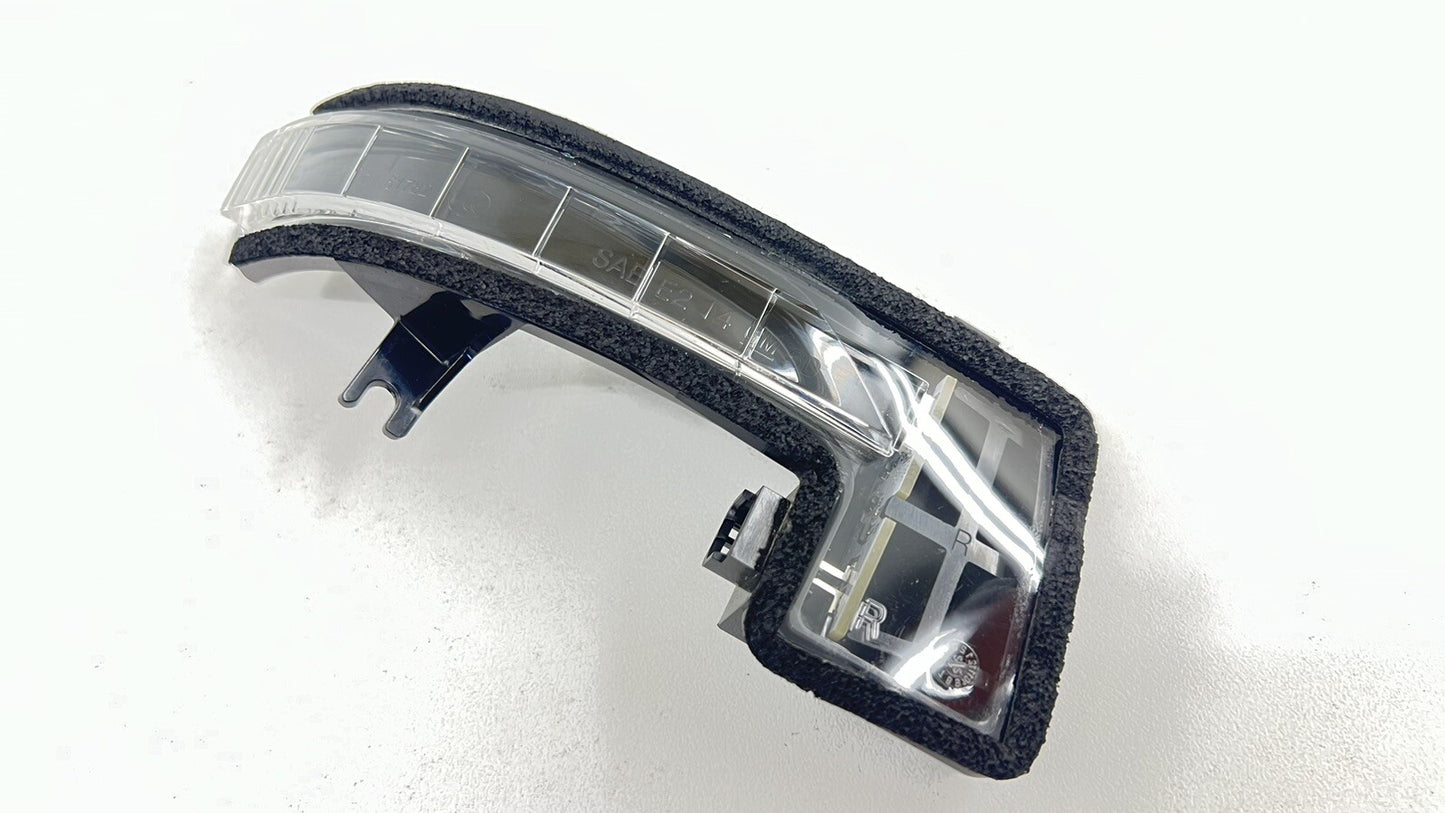 22-24 CADILLAC CT5 V BLACKWING RIGHT FRONT DOOR MIRROR TURN SIGNAL LIGHT OEM
