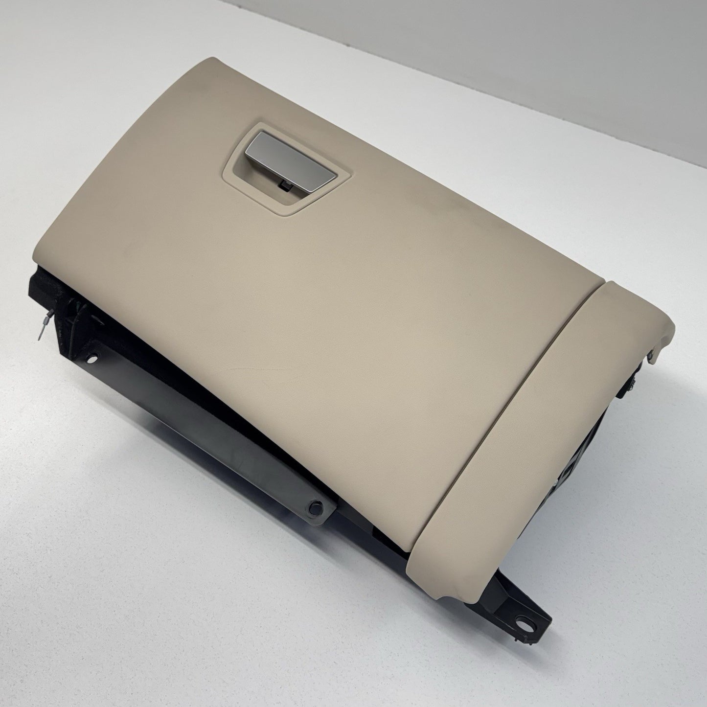 14-24 Maserati Ghibli Front Glove Box Storage Compartment 670099853 OEM