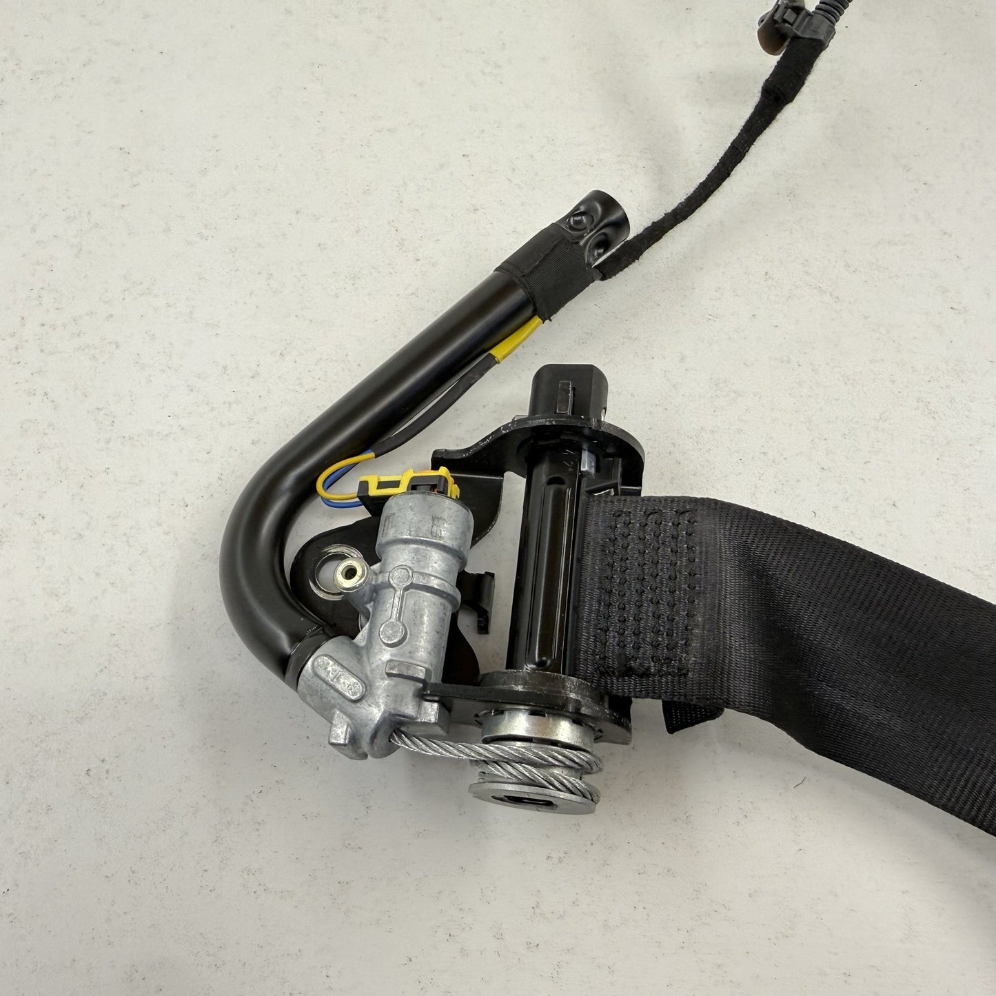 2022-2026 Rivian R1S R1T Driver Left Front Seatbelt Seat Belt Retractor OEM
