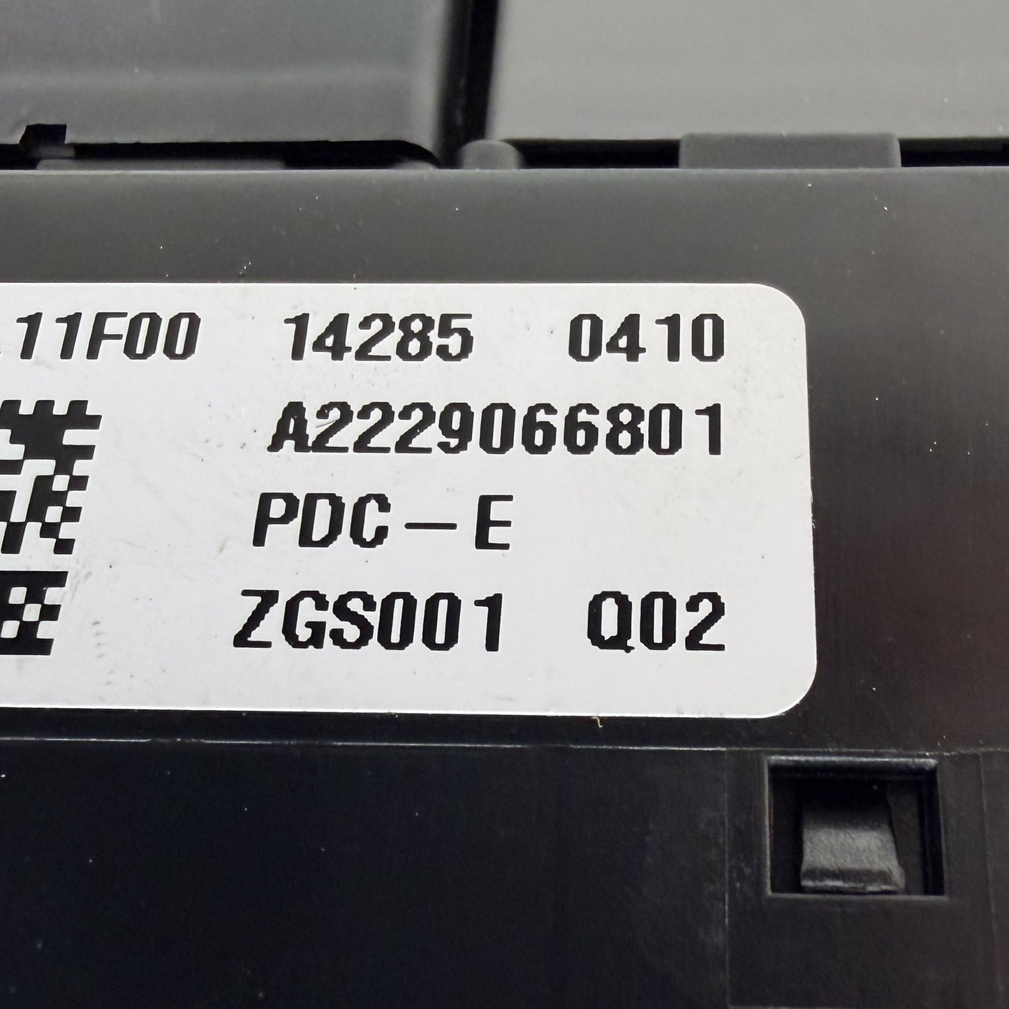 2014-2017 Mercedes S550 W222 Engine Bay Fuse Relay Junction Box 2229066801 OEM