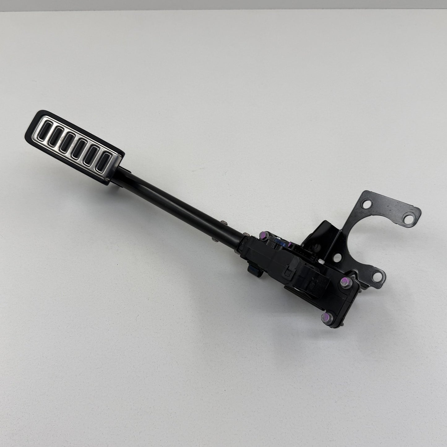 2022-2024 Rivian R1S R1T Gas Pedal Throttle Accelerator PT00002543-F OEM