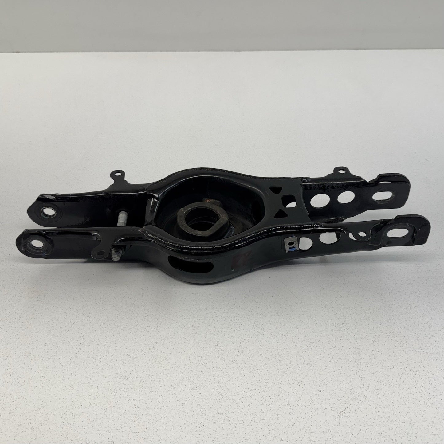 16-24 Chevrolet Camaro Passenger Right Rear Lower Spring Seat Control Arm OEM