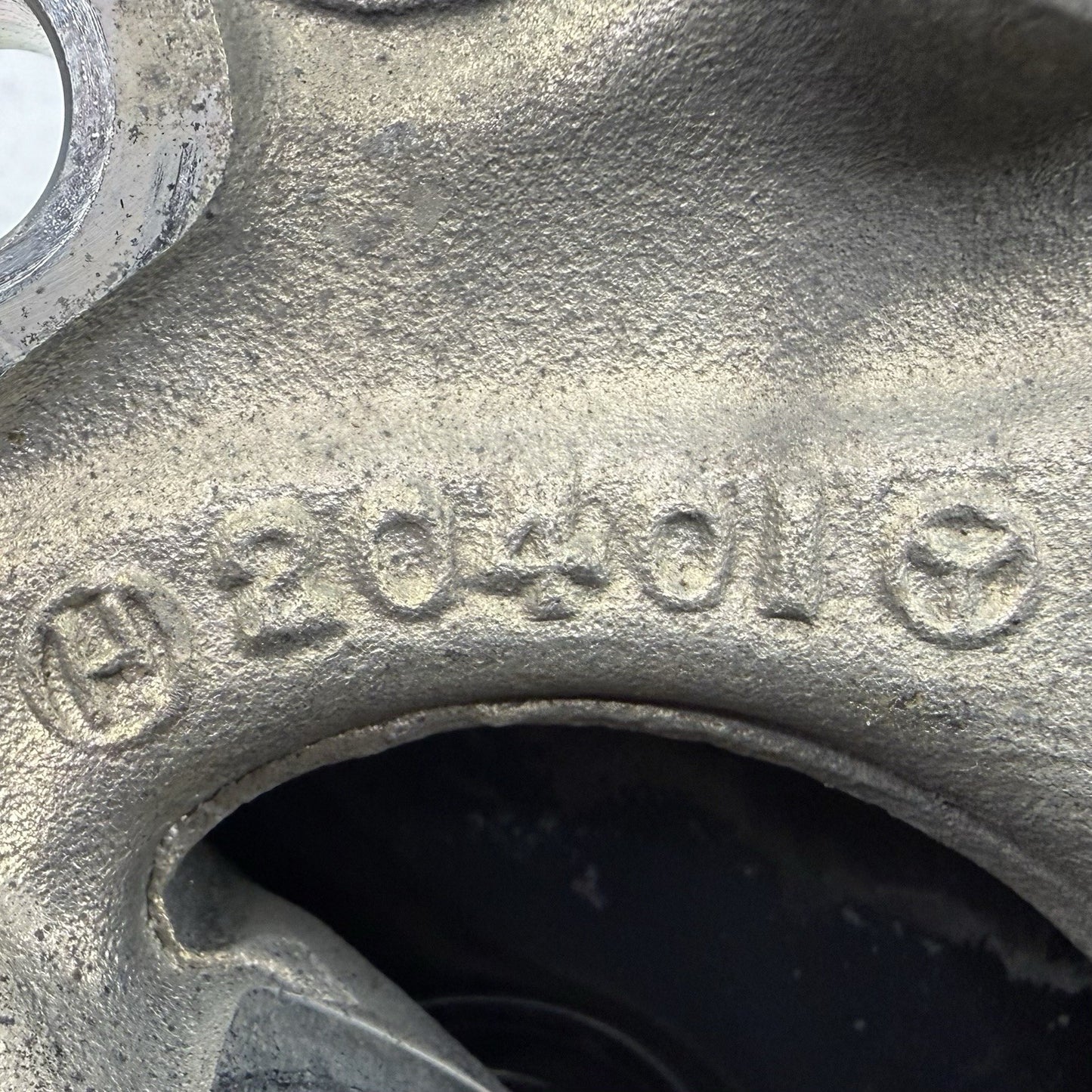 08-14 Mercedes W204 C250 RWD Left Front Spindle Knuckle Hub Wheel Bearing OEM