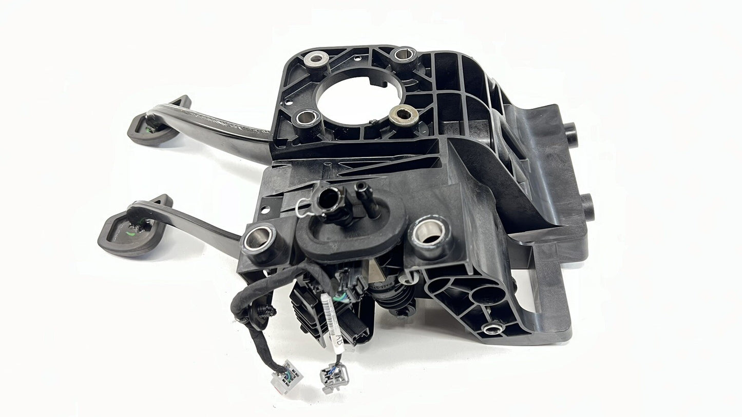 24-26 Ford Mustang GT Manual Transmission Clutch Brake Pedal Assembly OEM