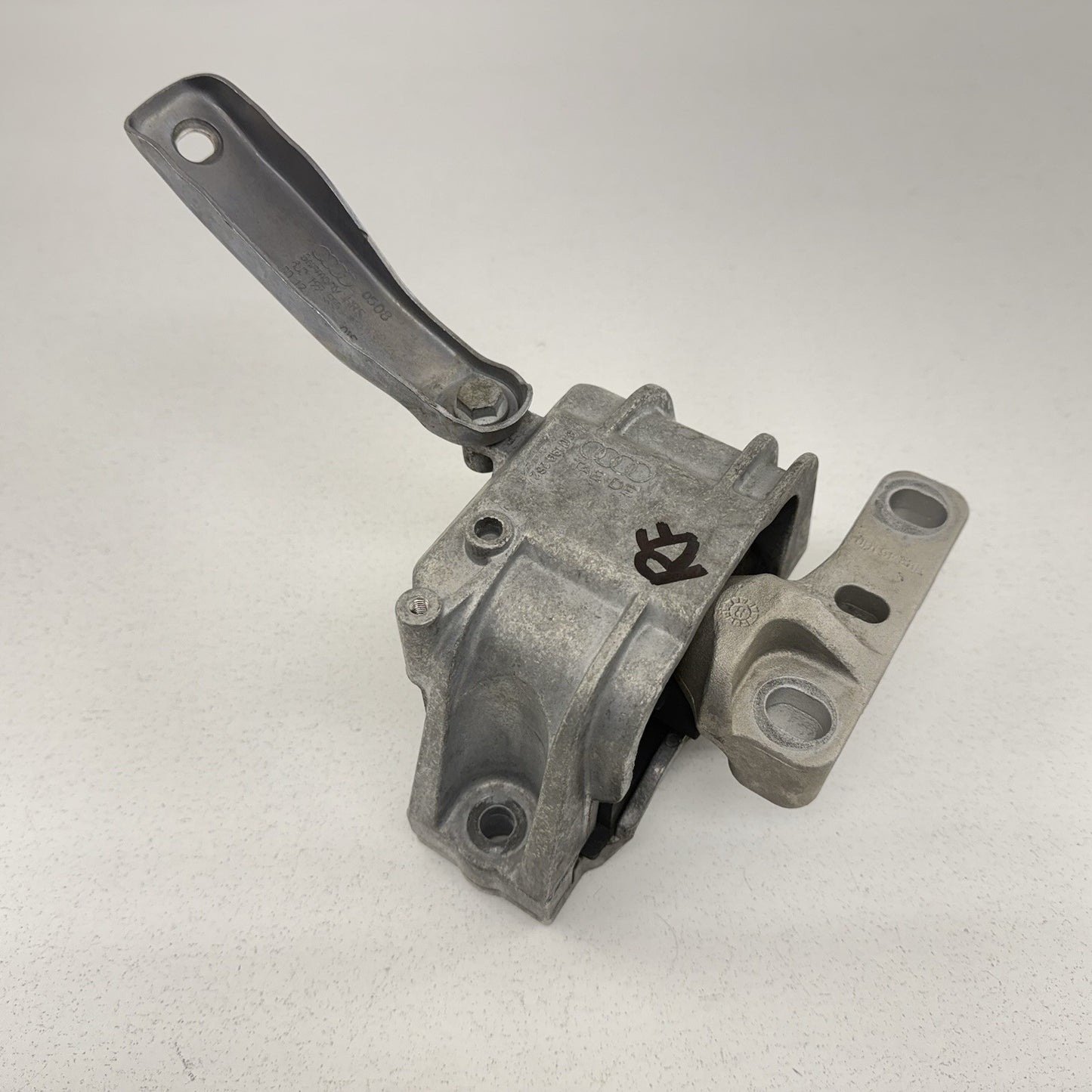 08-15 Audi TT 2.0L Passenger Right Engine Mount 8J0199262 OEM