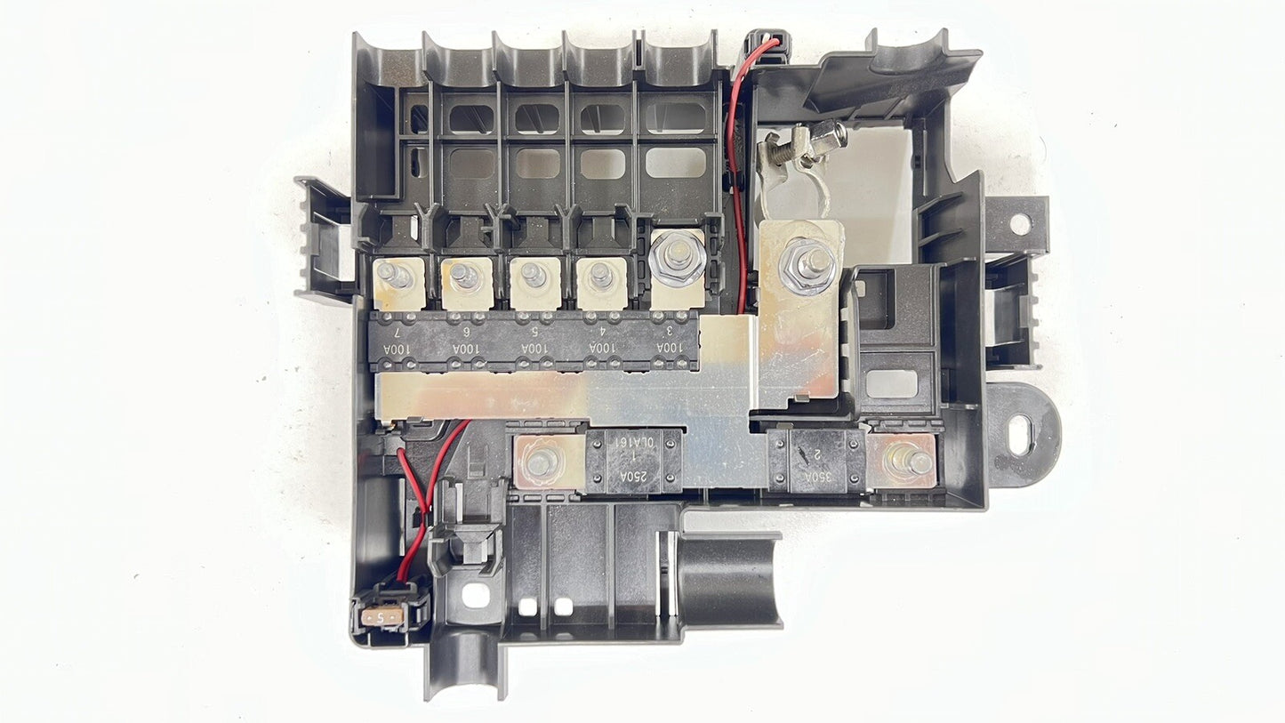 22-24 CADILLAC CT4 V BLACKWING REAR BATTERY FUSE RELAY JUNCTION BOX 84986478 OEM