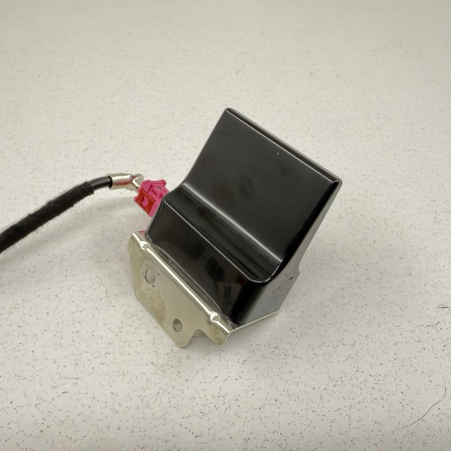 18-23 Dodge Challenger Radio Satellite Antenna Control Module 68293977AA OEM