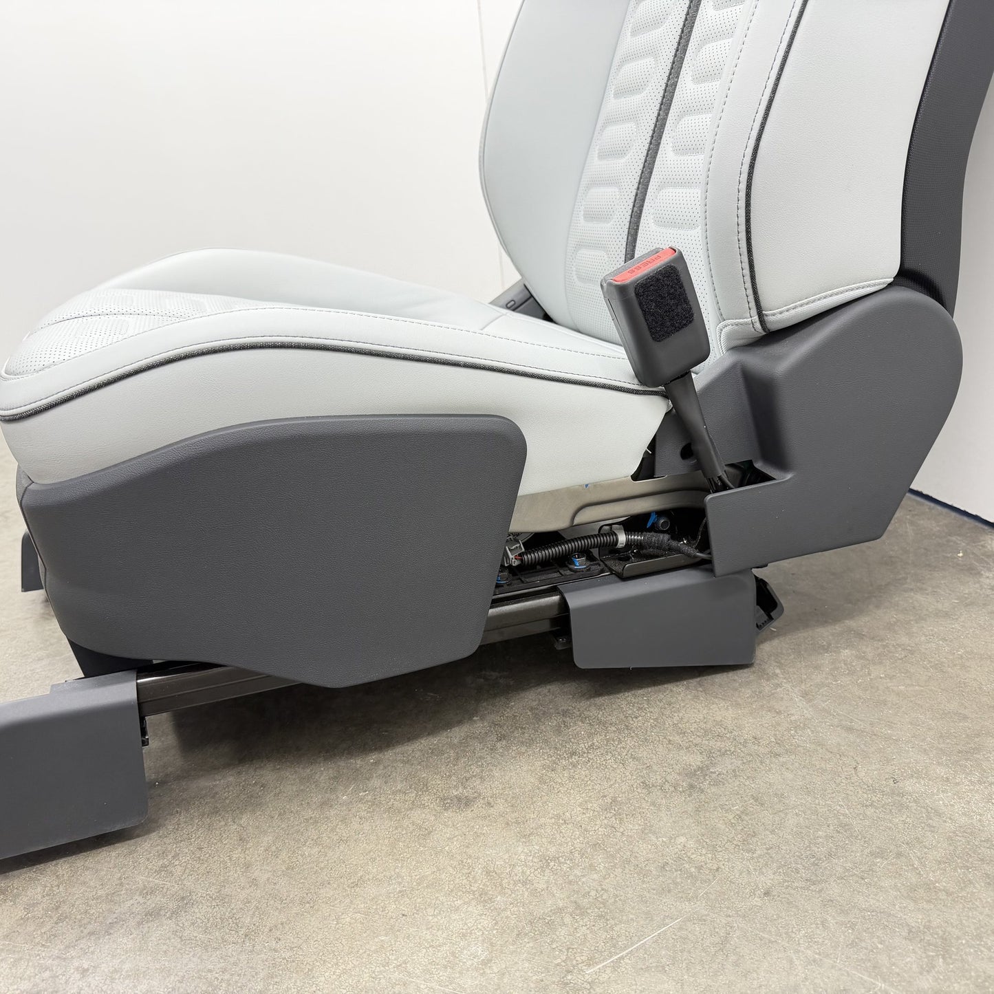 2022-2024 Rivian R1S Passenger Right Front Seat Ocean Coast Leather OEM