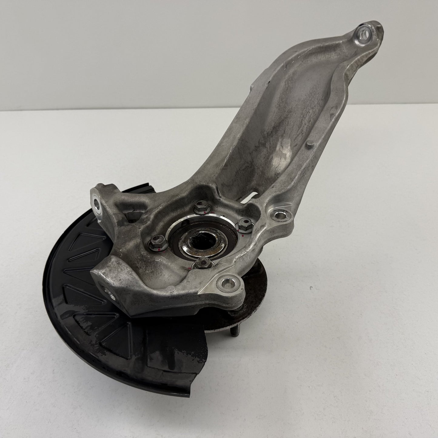2022-2024 Rivian R1S R1T Passenger Right Front Spindle Knuckle Hub Bearing OEM