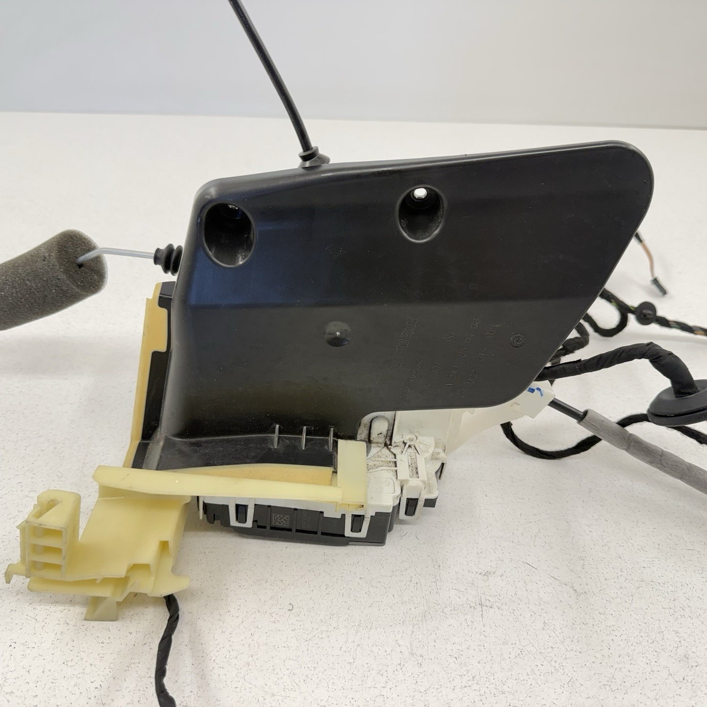 12-18 Mercedes W218 CLS550 Passenger Right Front Door Latch Lock Actuator OEM