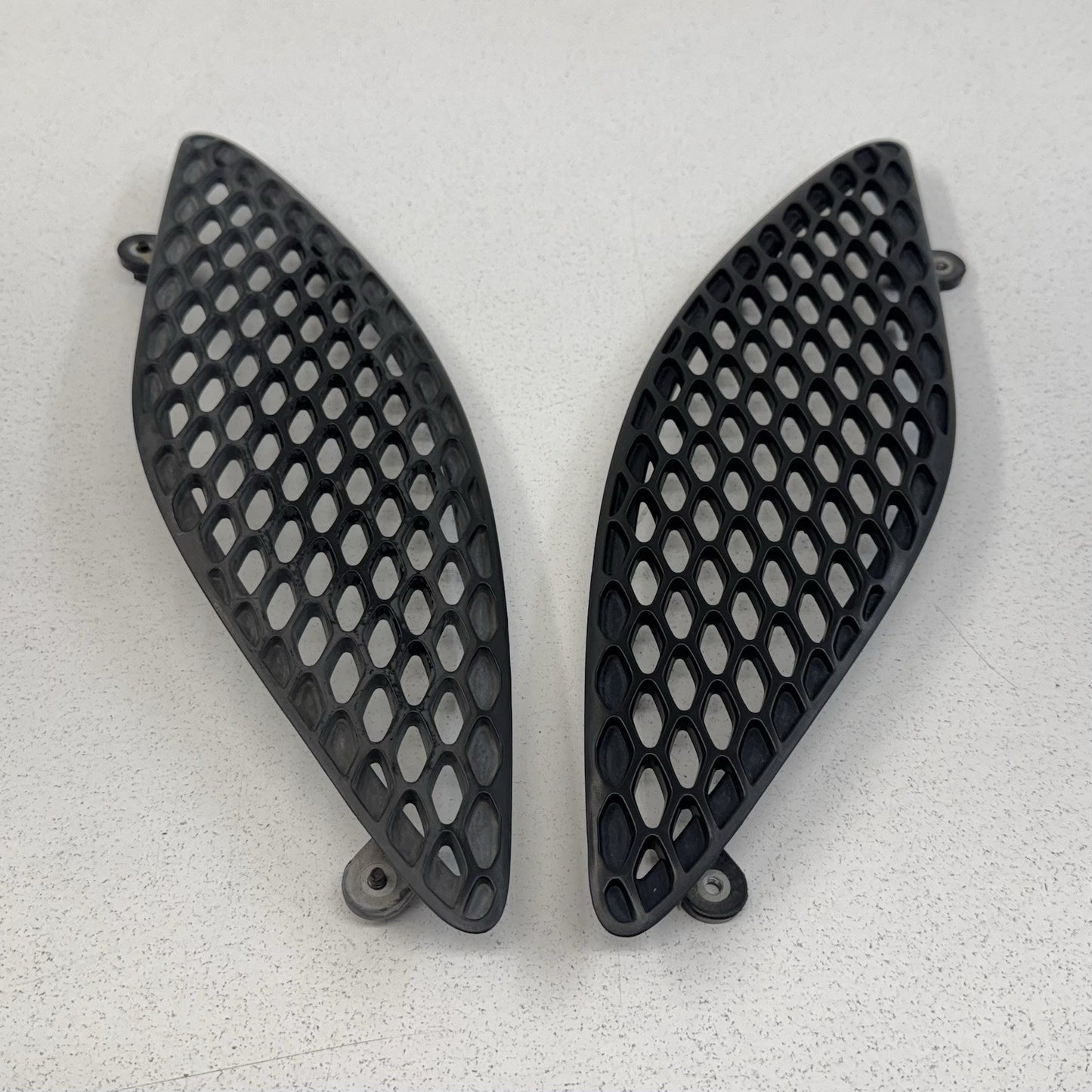 15-20 Dodge Charger SRT Hellcat Performance Hood Bezel Vent Grille Pair OEM