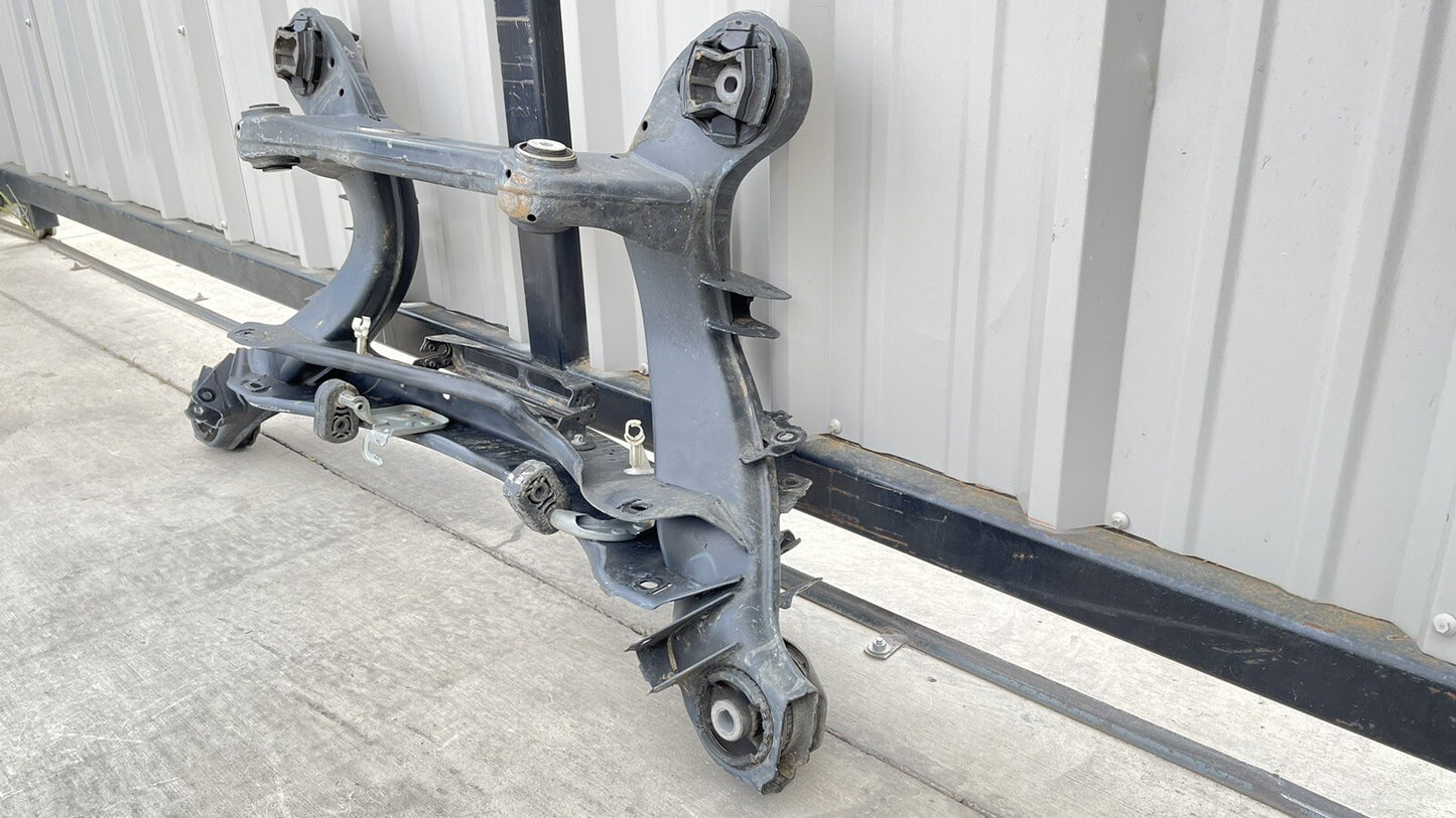 14-17 MERCEDES BENZ E550 W207 REAR SUBFRAME CROSSMEMBER CRADLE 2073500805 OEM