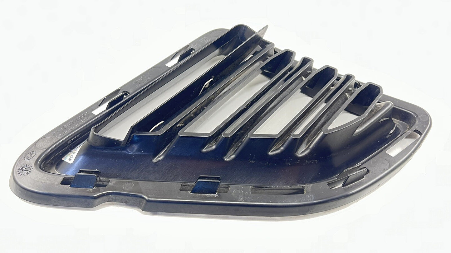 16-18 CHEVROLET CAMARO SS 1LE RIGHT FRONT BUMPER LOWER GRILLE AIR VENT TRIM OEM