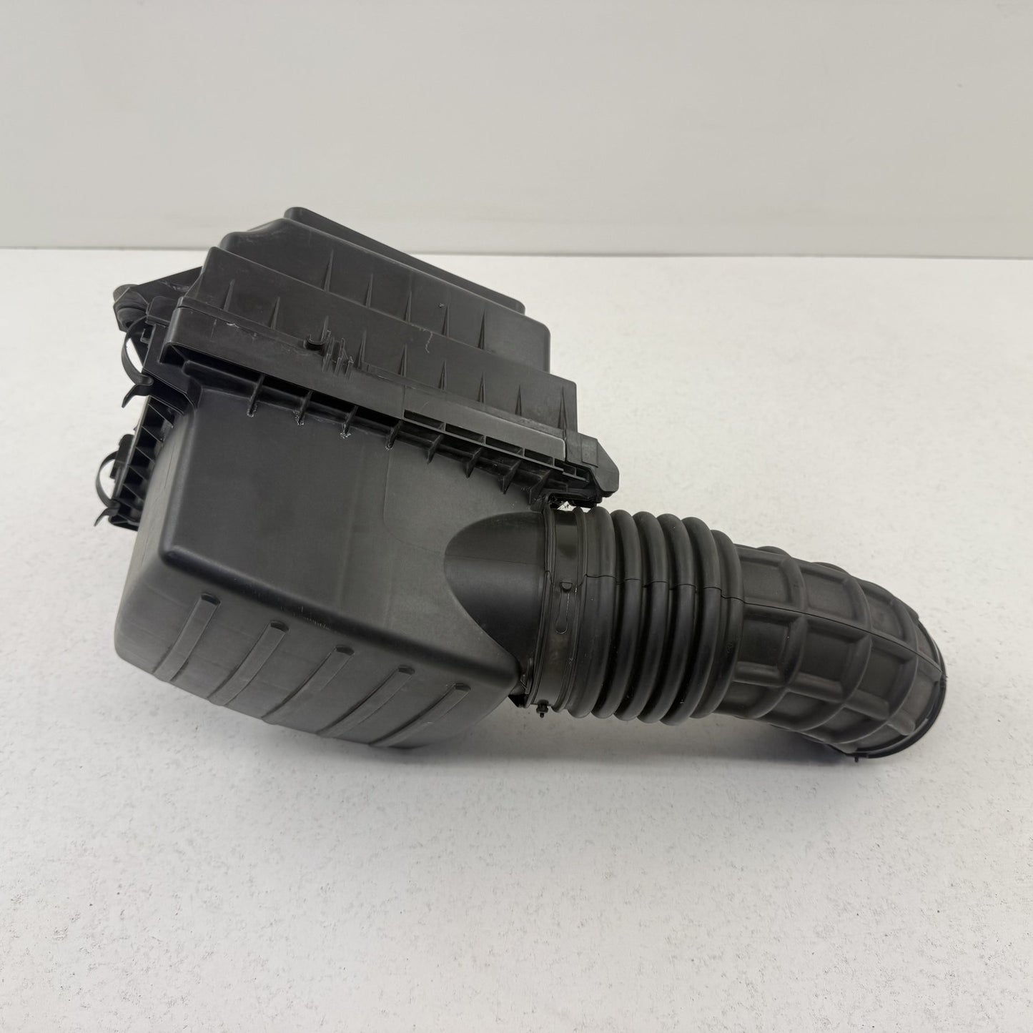 2018-2026 Dodge Durango SRT 392 6.4L Air Cleaner Box Air Filter Intake Box OEM