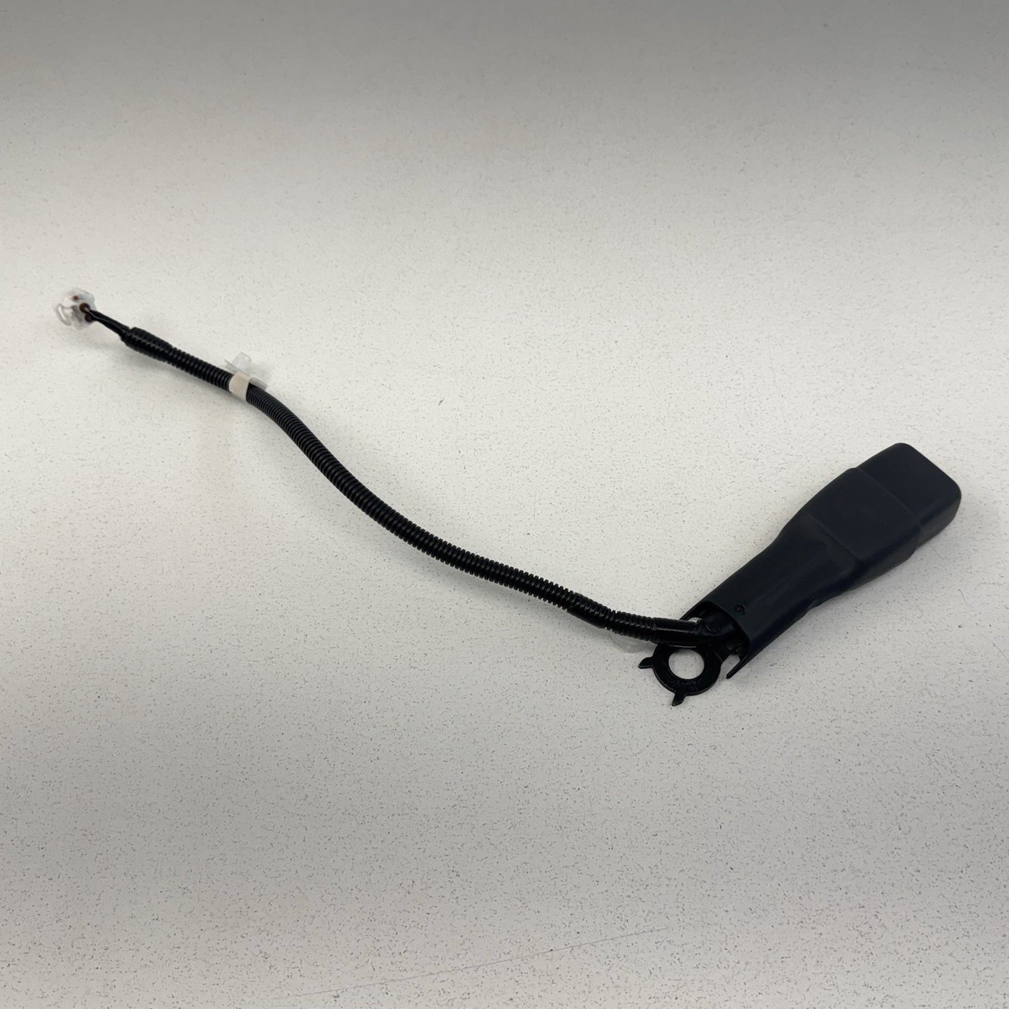 16-22 Toyota Prius / Prius Prime Right Front Seat Belt Seatbelt Buckle OEM