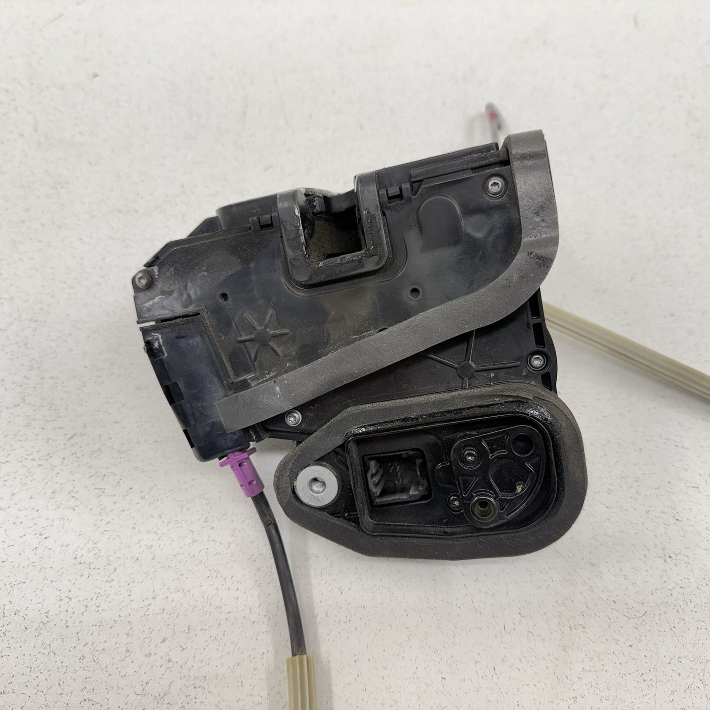 16-24 Chevrolet Camaro Driver Left Front Door Latch Lock Actuator 13510955 OEM