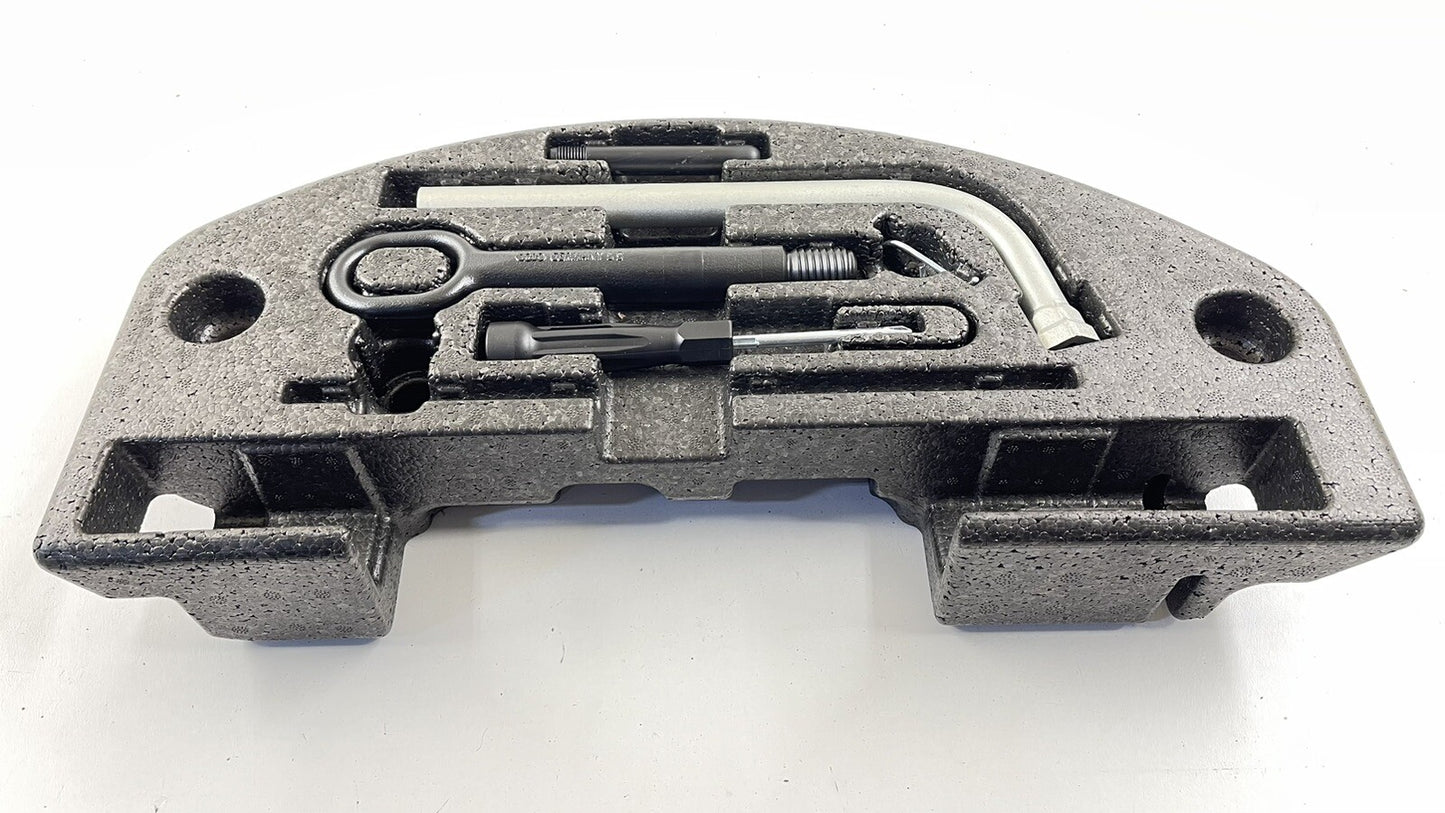 15-18 AUDI A8 REAR EMERGENCY CAR TOOL KIT 4H0 012 110 C OEM