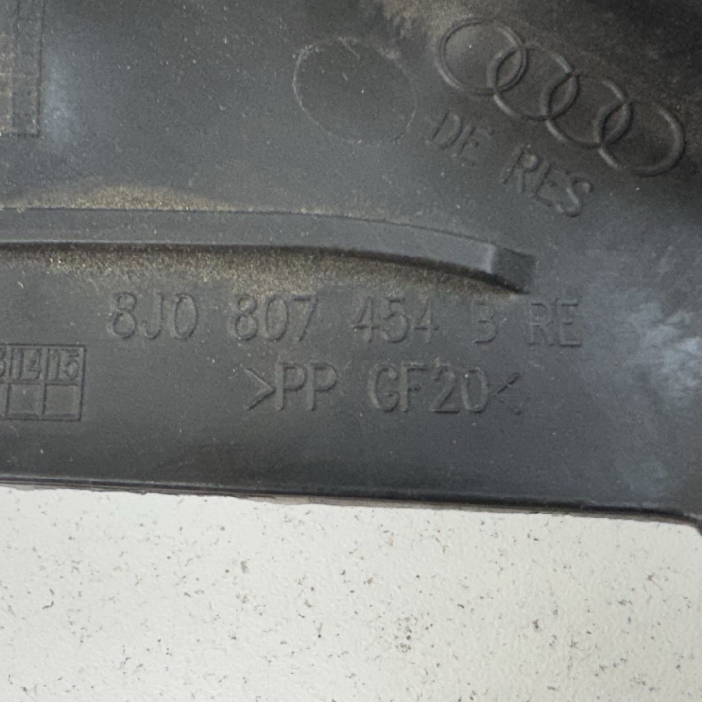 08-15 Audi TT Passenger Right Rear Bumper Bracket Mount Pair OEM