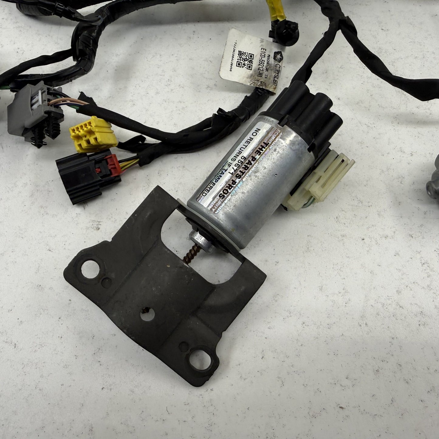 2021-2026 Dodge Durango SRT Right Front Seat Adjustment Motor Set W/ Harness OEM